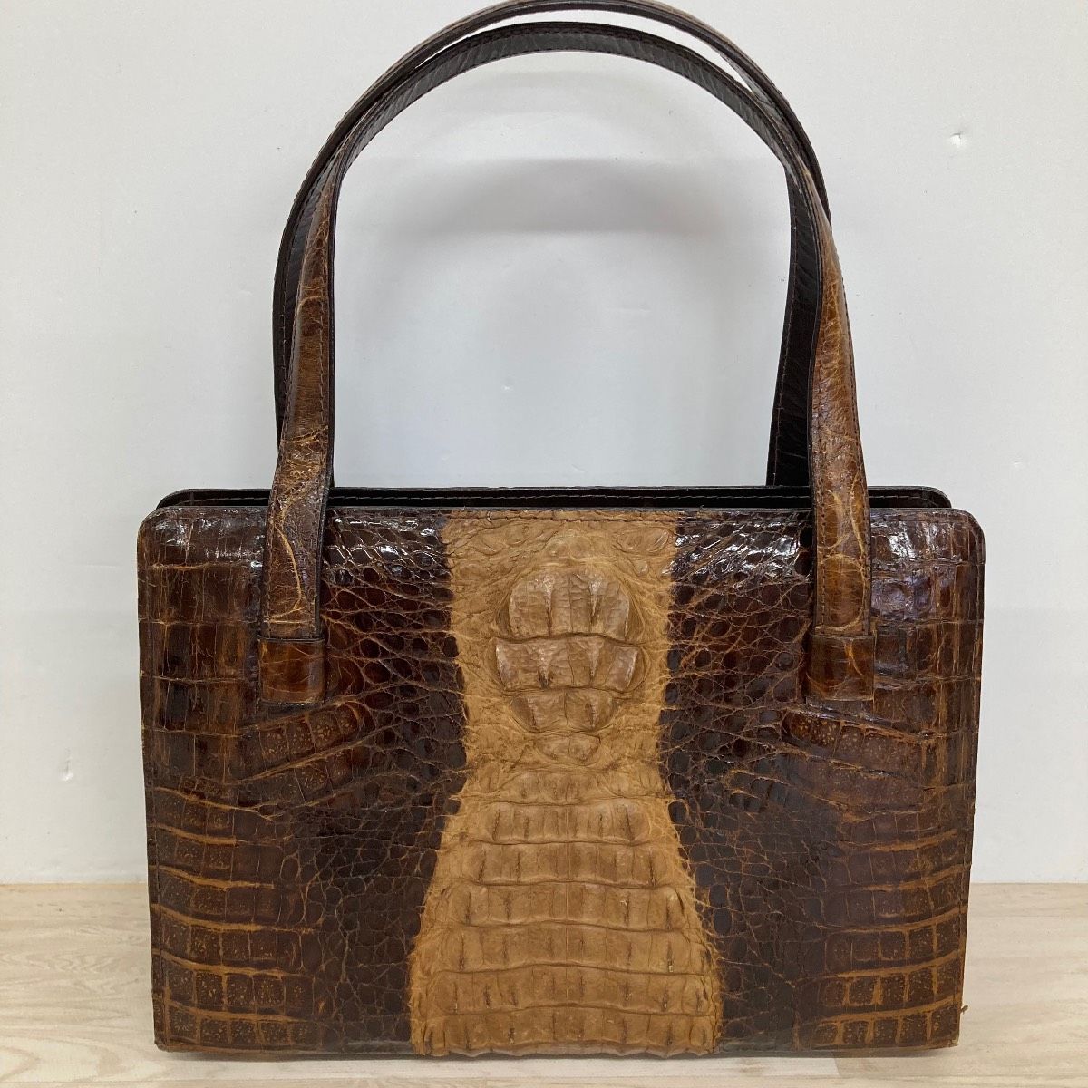 ハンドメイド ワニ型レザーバッグ ブラウン ワニ革 ハンドバッグ/トートバッグ ブラウン系 背ワニ クロコダイル