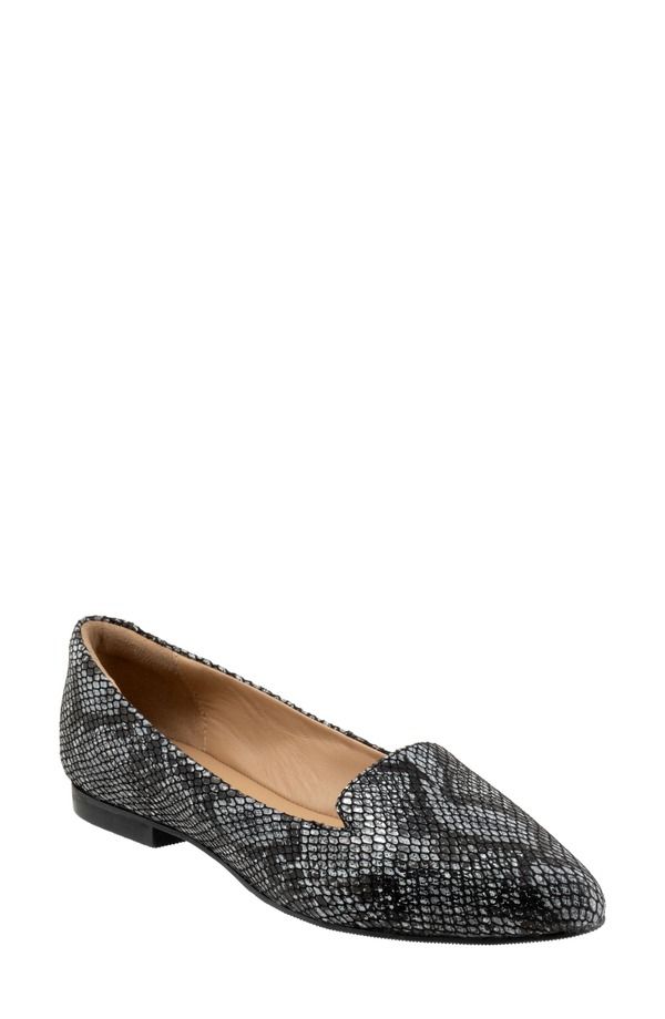 トロッターズ レディース シューズ スリッポン・ローファー Trotters Harlowe Pointed Toe Loafer Black And White ホワイト
