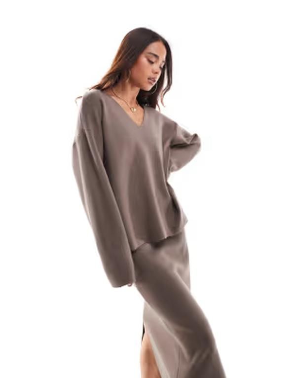 オブジェクト レディース アウター ニット・セーター Vネック Object structured v neck sweater in taupe part of a set Morel トープ
