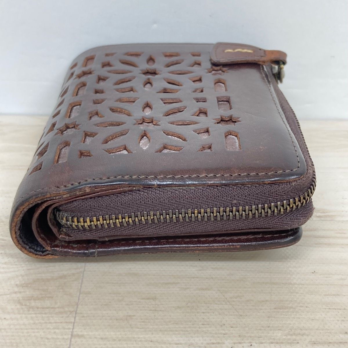 genten/ゲンテン 二つ折り財布/ウォレット カットワーク ブラウン/茶色