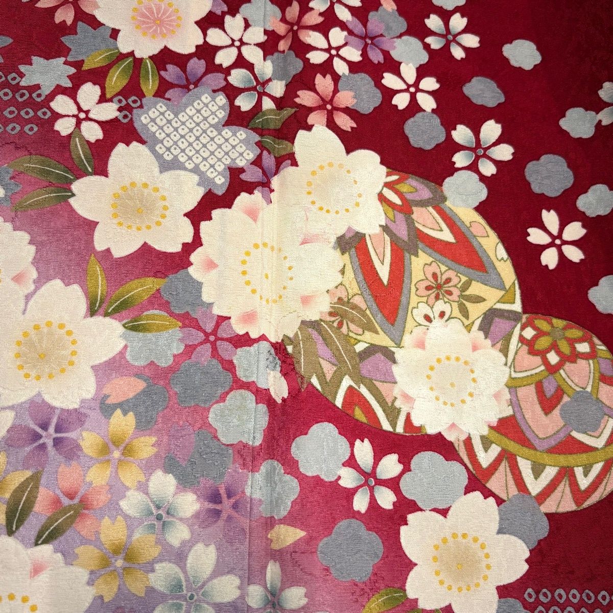 美品】 振袖 身丈167.5cm 裄丈67.5cm L 袷 鞠 桜 金彩 ぼかし 赤 正絹