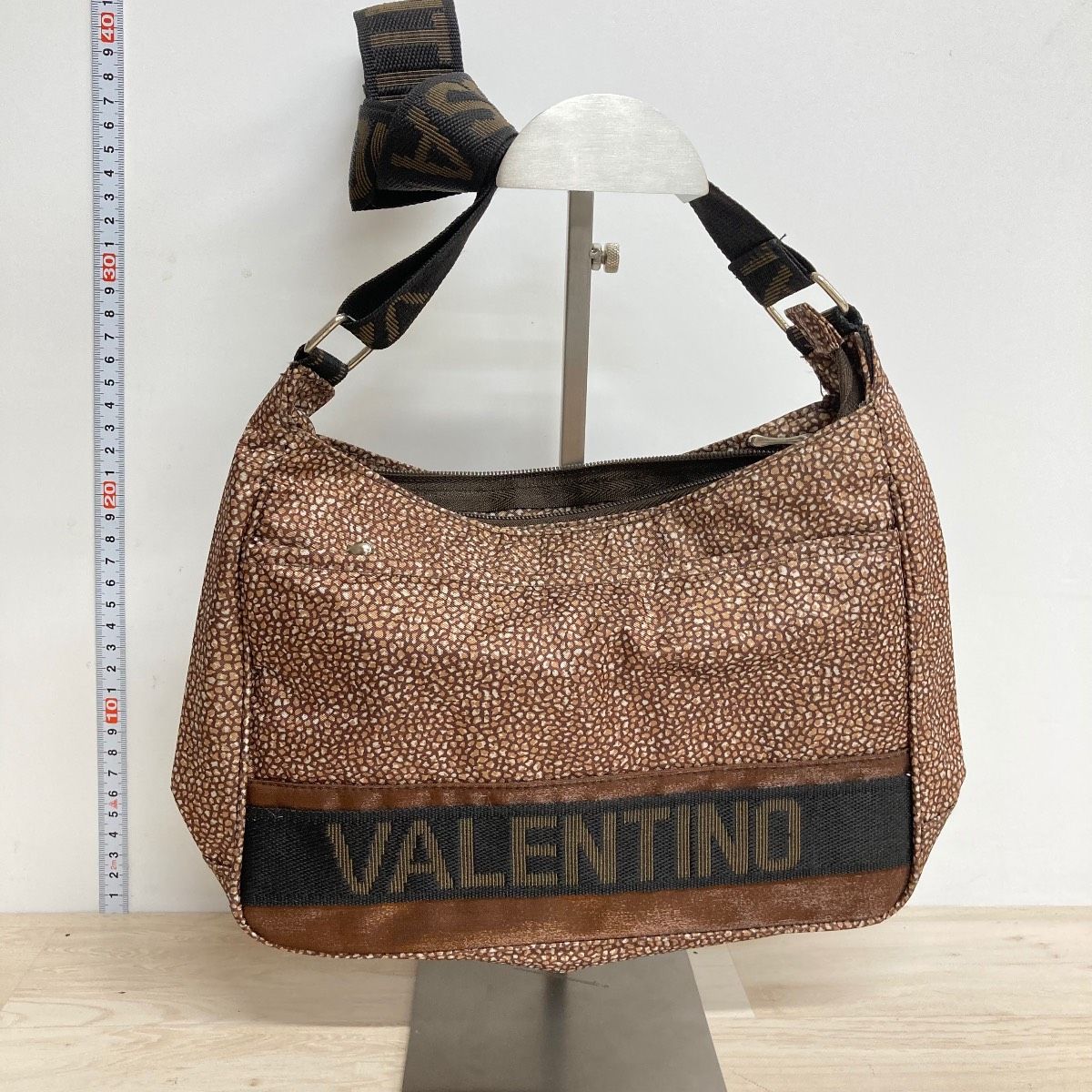 VALENTINO ヴァレンティノ ショルダーバッグ ブラウン系 総柄 ロゴ入り 
