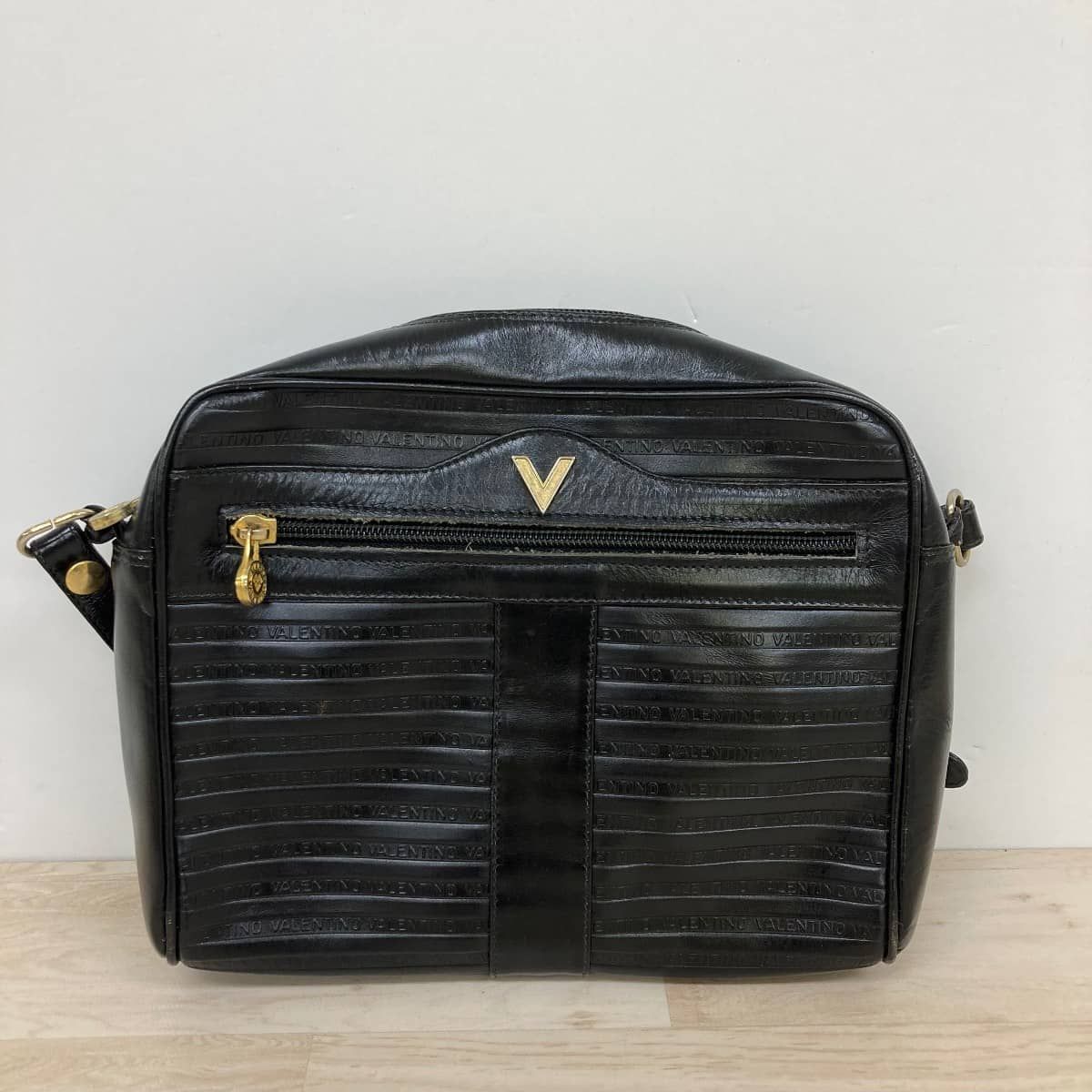 VALENTINO ヴァレンティノ ショルダーバッグ ブラック/黒 Vロゴ 