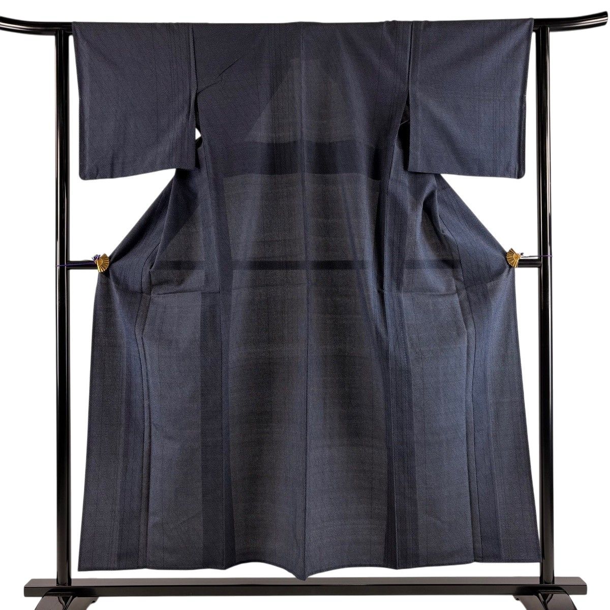 【美品】 紬 身丈155cm 裄丈62.5cm S 単衣 亀甲絣 斜縞 紺色 正絹 名品 【中古】