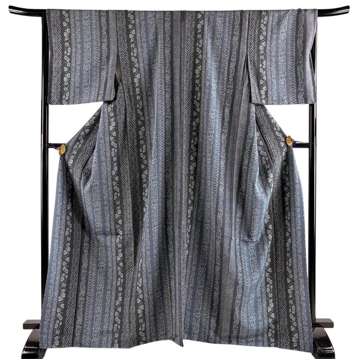【美品】 小紋 身丈166cm 裄丈68cm L 袷 紬地 鈴乃屋 花唐草 七宝 藍染 青灰色 正絹 名品 【中古】