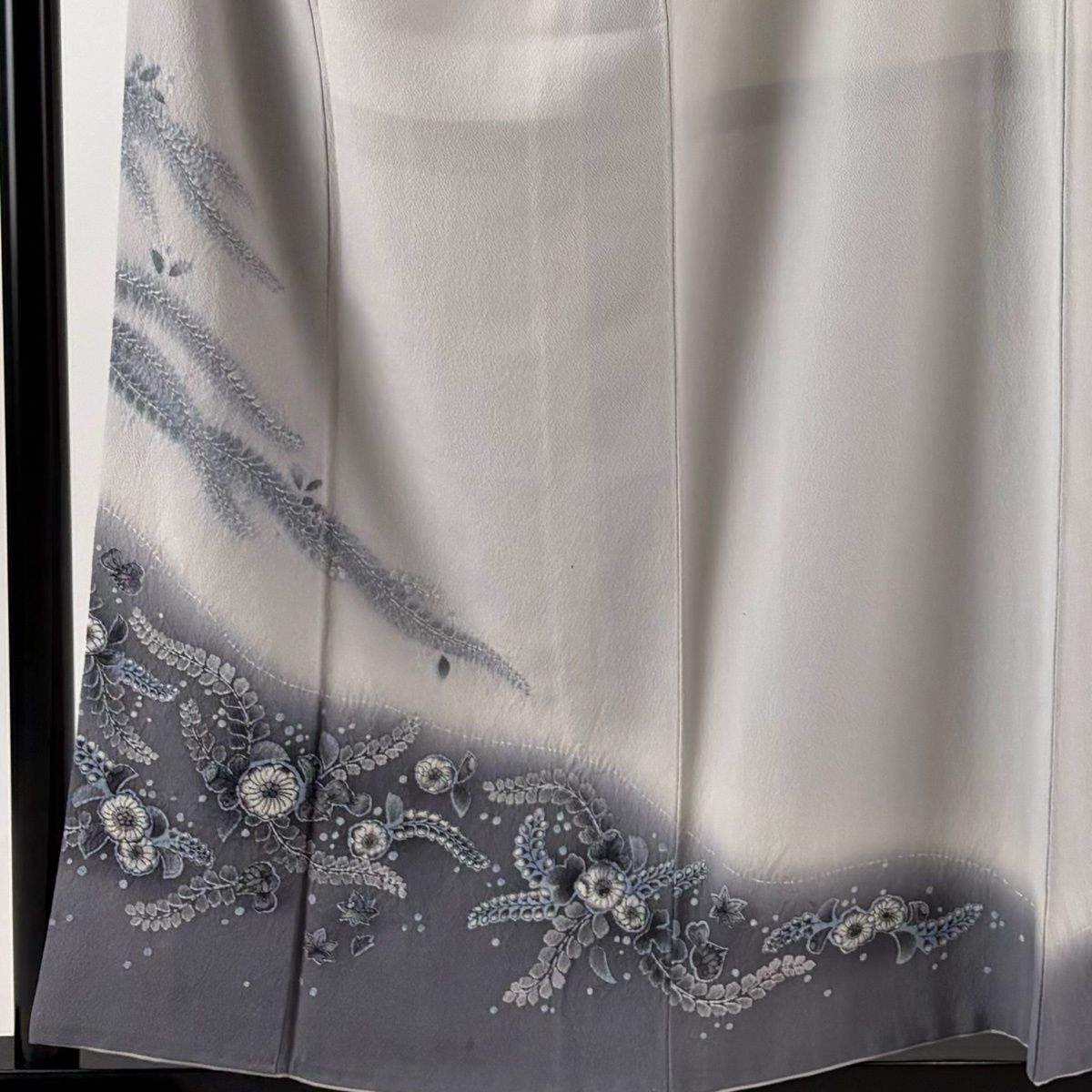 ★正絹★新品・未使用品★裄６８㎝★グレー基調に辻が花★ 付下げ 身丈158cm 裄丈64cm M 袷 辻が花柄 ぼかし 灰色 正絹 秀品