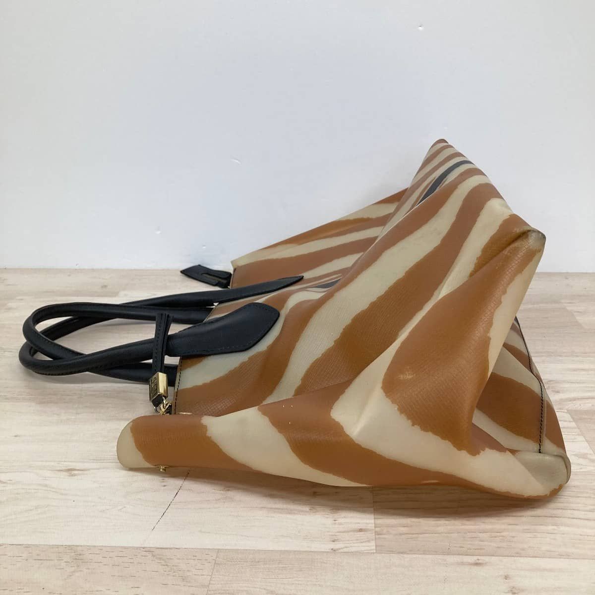GUM Gianni Chiarini Design トートバッグ/ハンドバッグ ゼブラ柄