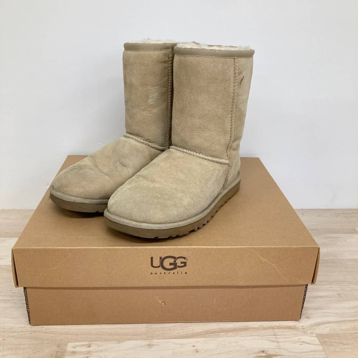 UGG/アグ ムートンブーツ W CLASSIC SHORT 5825 W/SAN ベージュ系