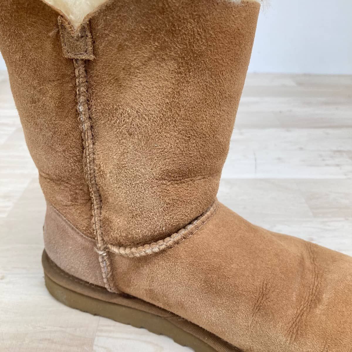 UGG ムートンブーツ W BAILEY BUTTON 5803 チェスナット 23.0cm/US6