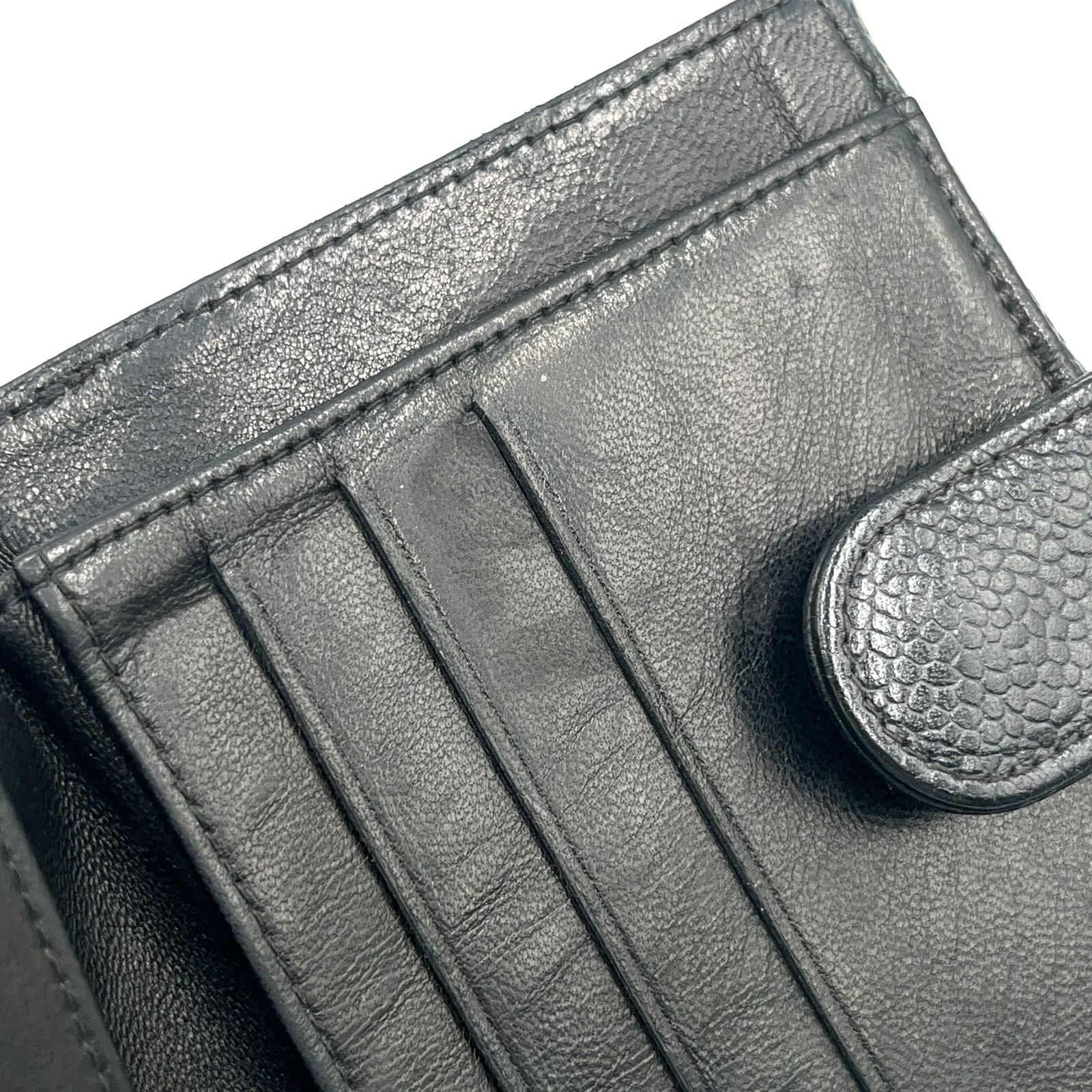 新着】CHANEL キャビアスキン ココマーク Wホック 折り財布 ミニ