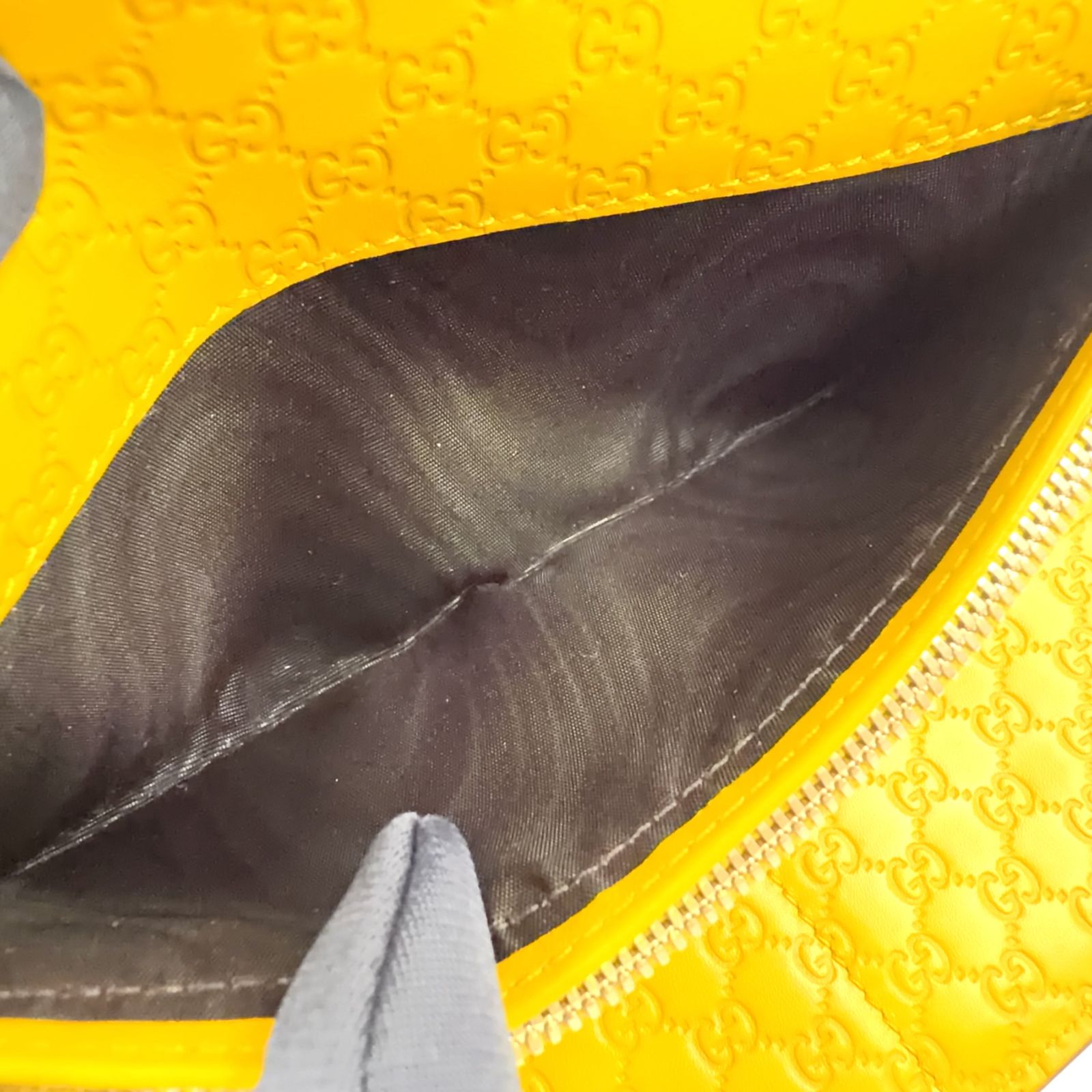 新着】GUCCI マイクログッチシマ レザー イエロー 三つ折り長財布