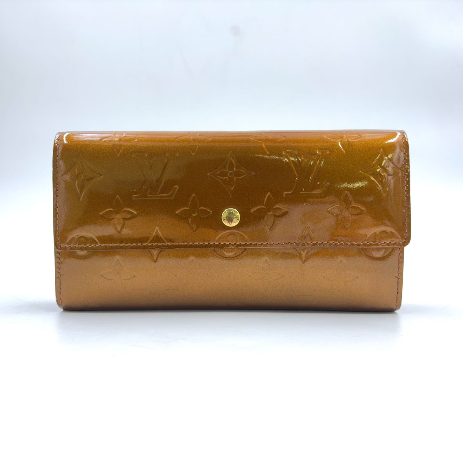 【新着】LOUIS VUITTON ポルトトレゾールインターナショナル モノグラムヴェルニ モノグラムヴェルニ レザー、エナメル ブラウン 三つ折り長財布 ゴールド M91166