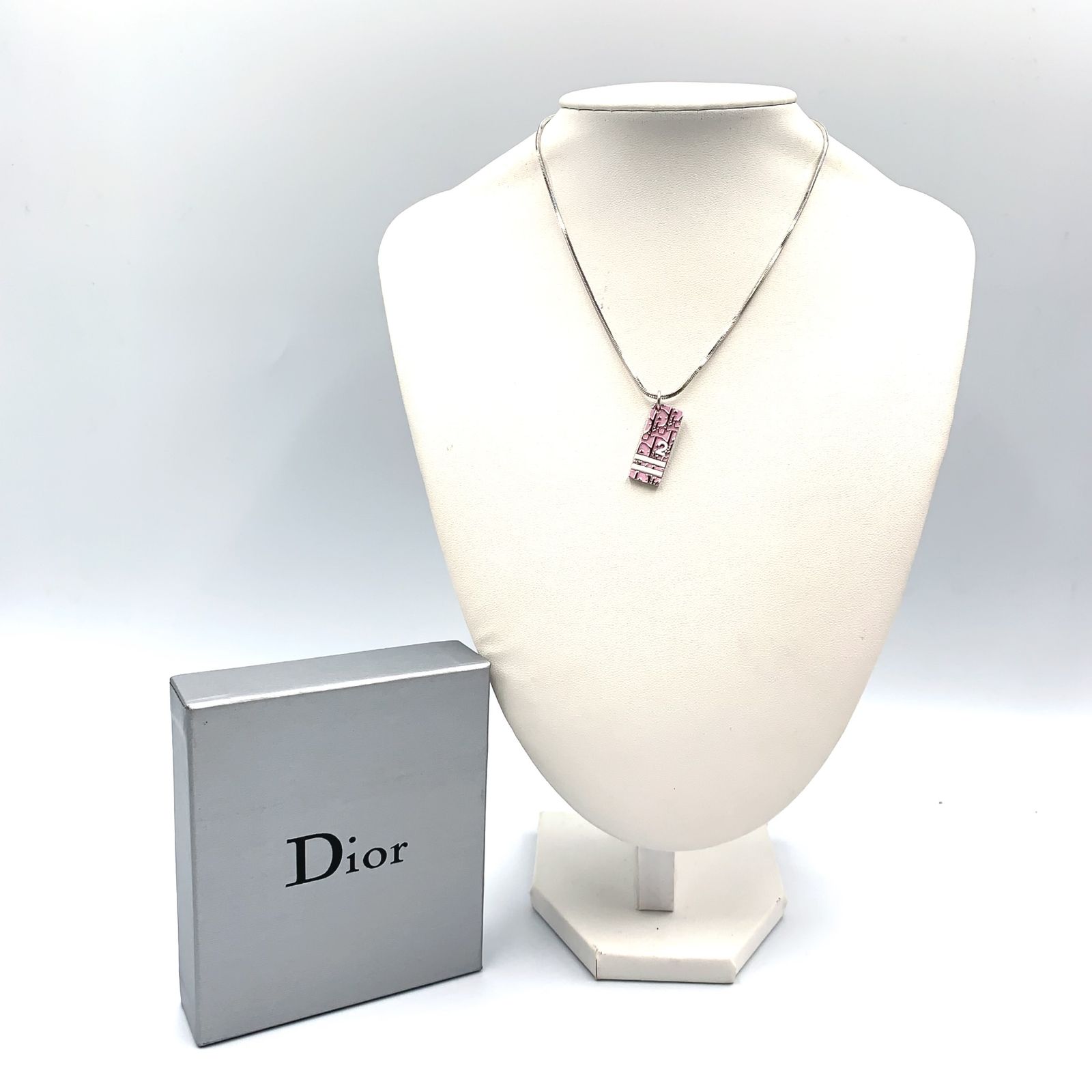 新着】Christian Dior トロッター ナンバー2プレート メタル、エナメル