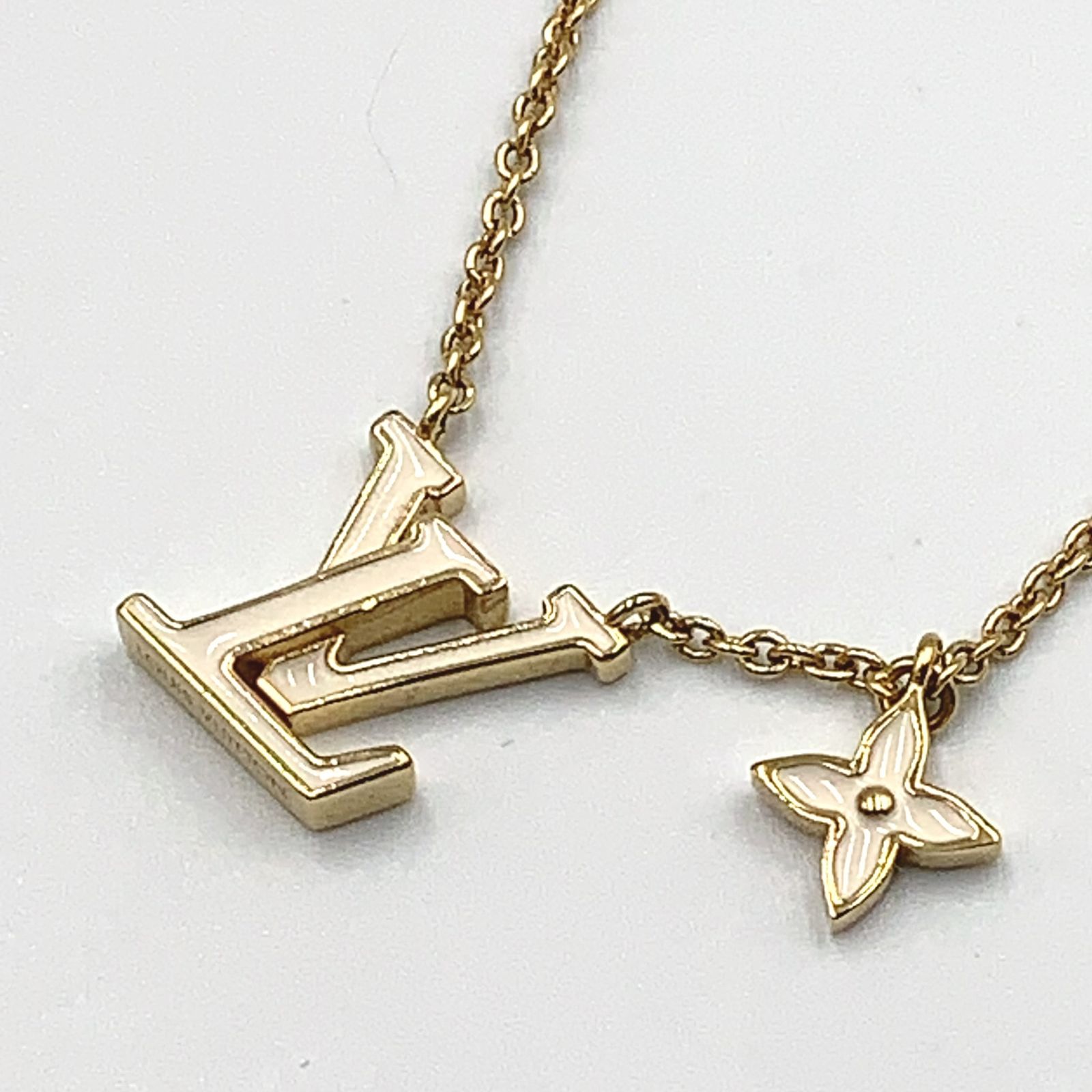 【新着】LOUIS VUITTON LV アイコニック エナメル GP、エナメル ゴールド、ホワイト ネックレス M01092