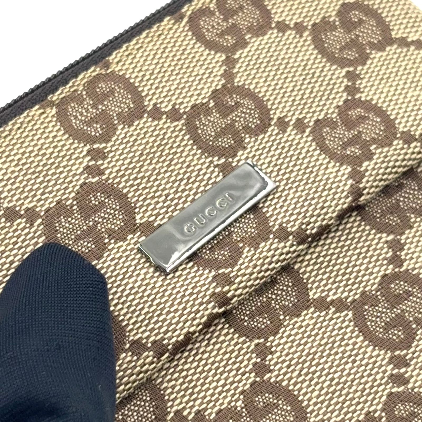 グッチ　GUCCI　GG柄　キャンパス生地　ティッシュケース　ポーチ 新着】GUCCI GG柄 ポケットティッシュ入れ キャンバス ブラウン ポーチ