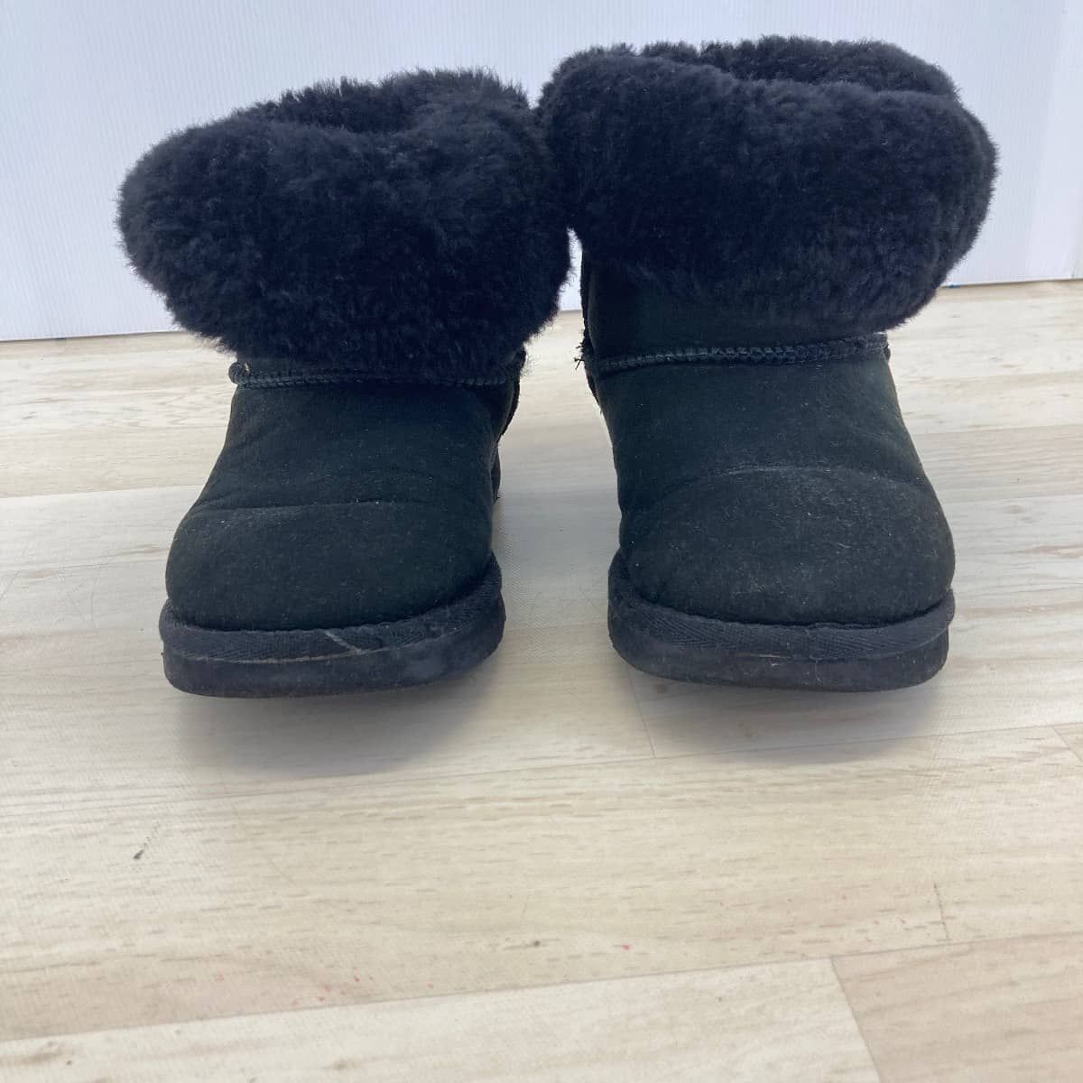 UGG ムートンブーツ ブラック 22cm S/N 5803 アグ ショートブーツ UGG ムートンブーツ ブラック 22cm S/N 5803 アグ ショートブーツ