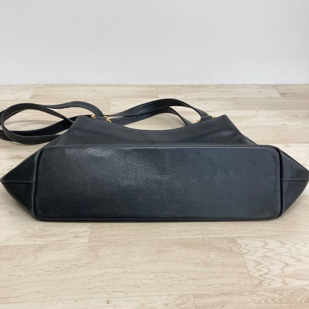 【極美品】YUKI TORII ユキトリイ バニティ型 本革フォーマルバッグ 黒 YUKI TORII/ユキトリイ ハンドバッグ/トートバッグ ブラック/黒