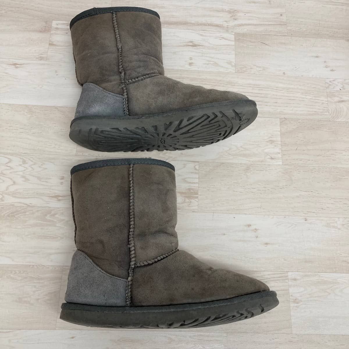 UGG ムートンブーツ W CLASSIC SHORT 5825 W グレー 23cm / レディース