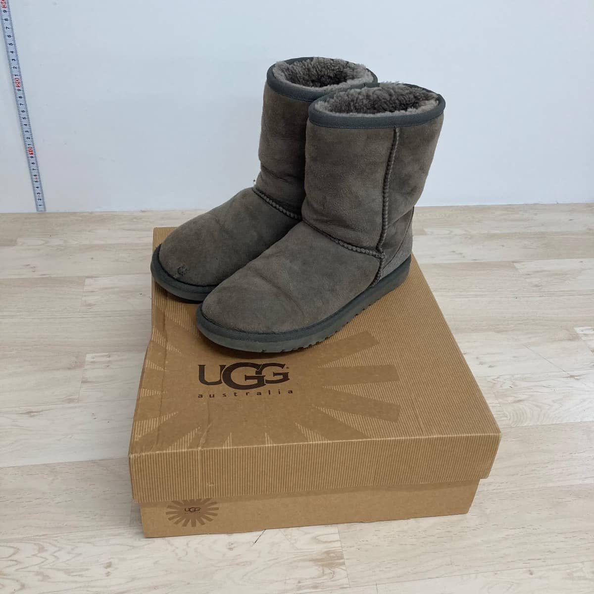 UGG ムートンブーツ W CLASSIC SHORT 5825 W グレー 23cm / レディース