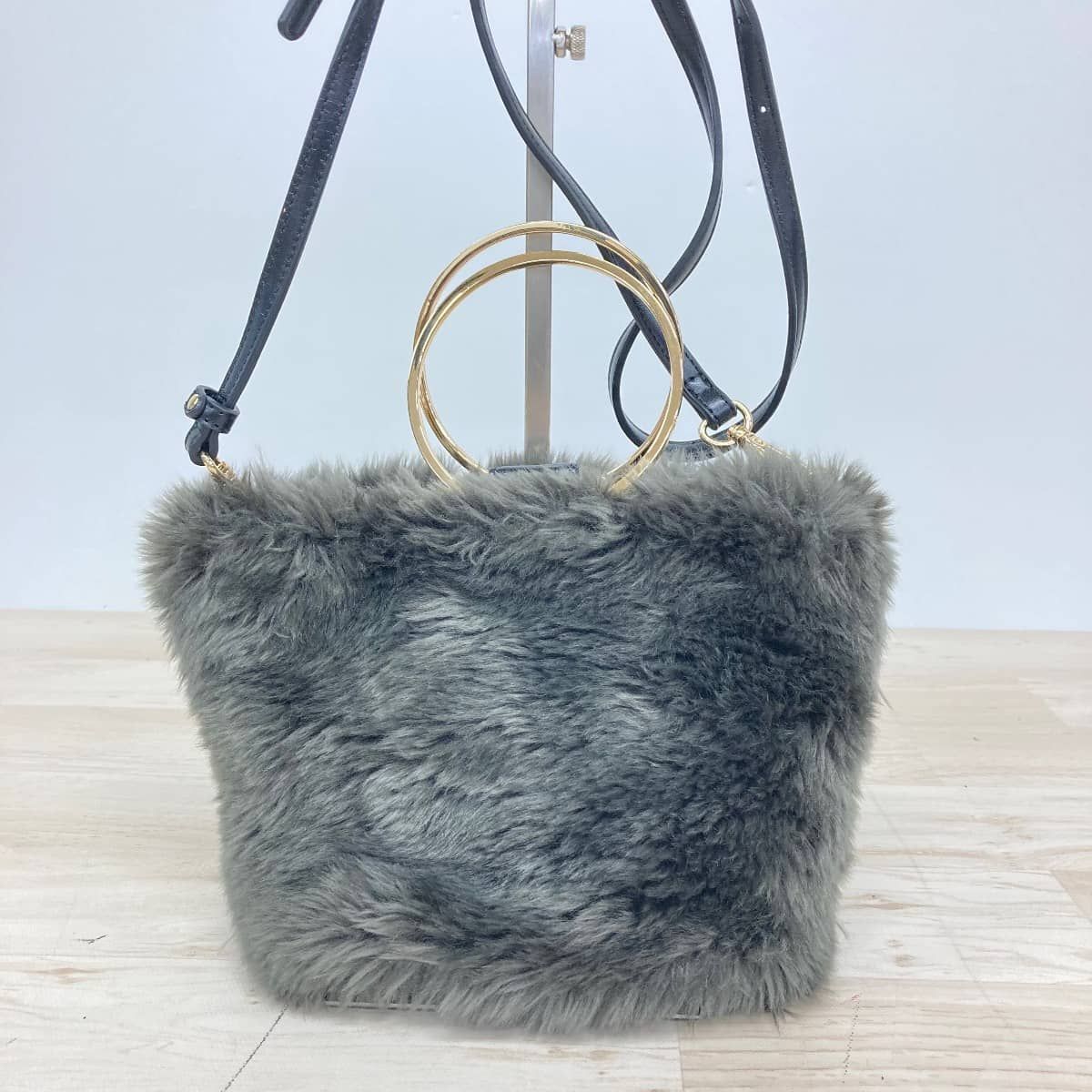 美品 自由区 フェイクファー 2WAY ショルダーバッグ/ハンドバッグ 