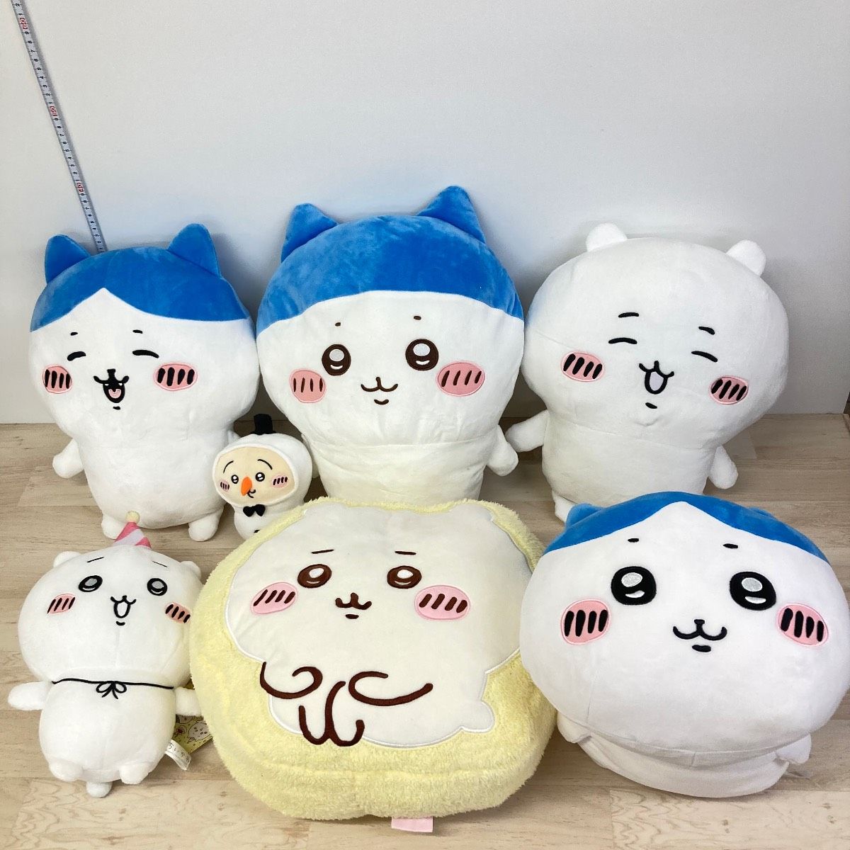 ちいかわ　ぬいぐるみ & クッション まとめ売り 11点 美品 ちいかわ ぬいぐるみ クッションまとめ 7点セット 140サイズ ちい