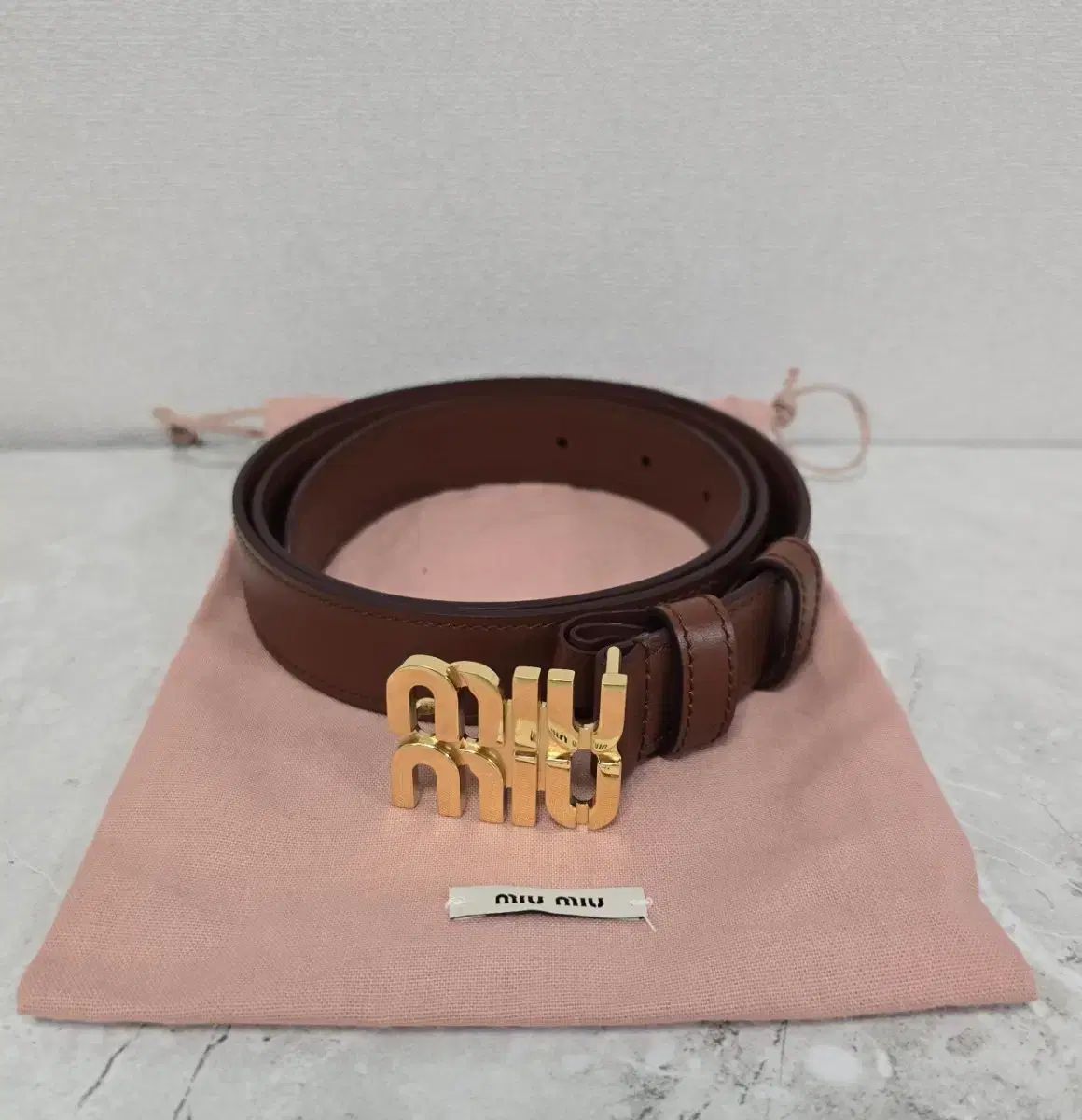 MIU MIU ミュウミュウ ロゴ ベルト 85サイズ 出品