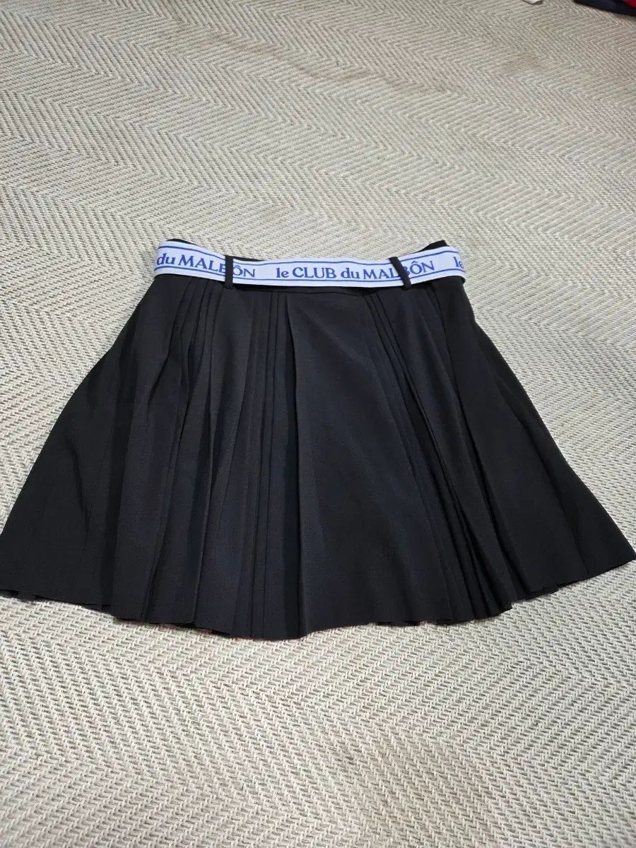 25)マルボンゴルフ プリーツ スカート ブラック (タグあり 新品)