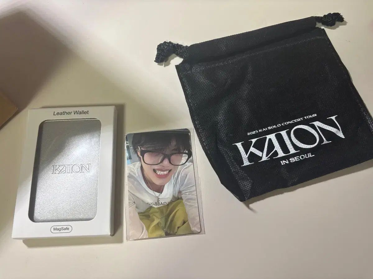 EXO カイ カイオン サチェク VIPキット トレカ + MagSafe マグセーフ 財布