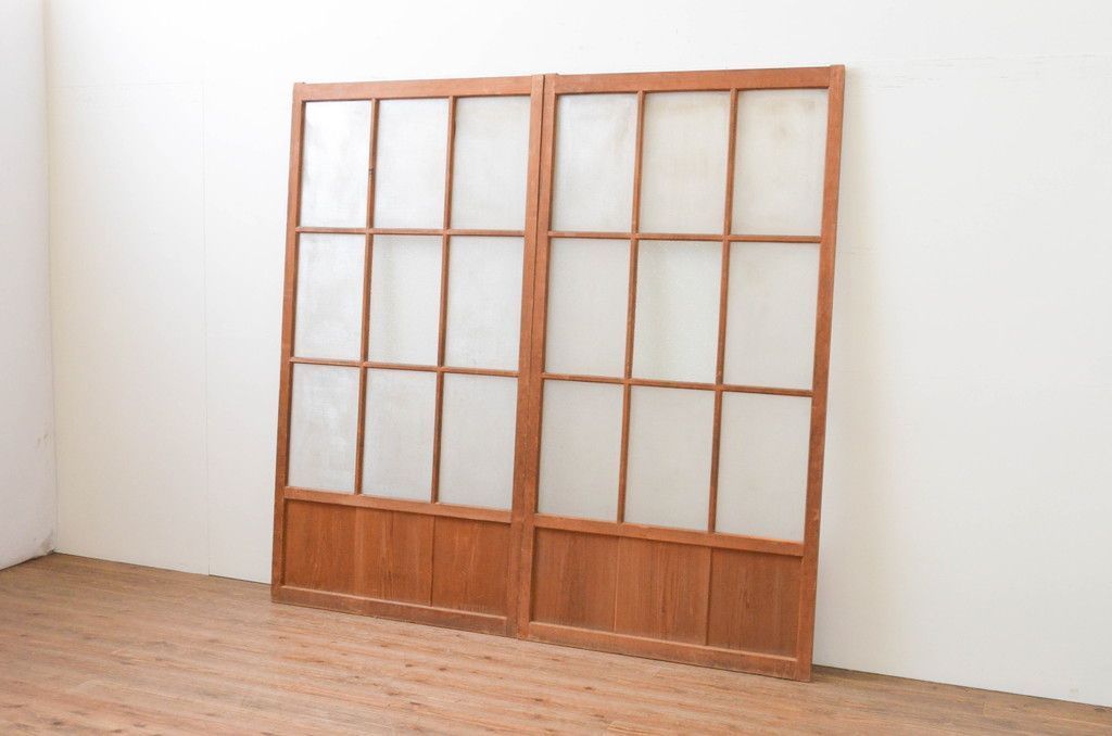 ▼現状販売▼ ガラス戸2枚セット ヴィンテージ建具 昭和中期 4～7営業日前後で発送(※修理加工希望の方3ヶ月程で発送) R-067340