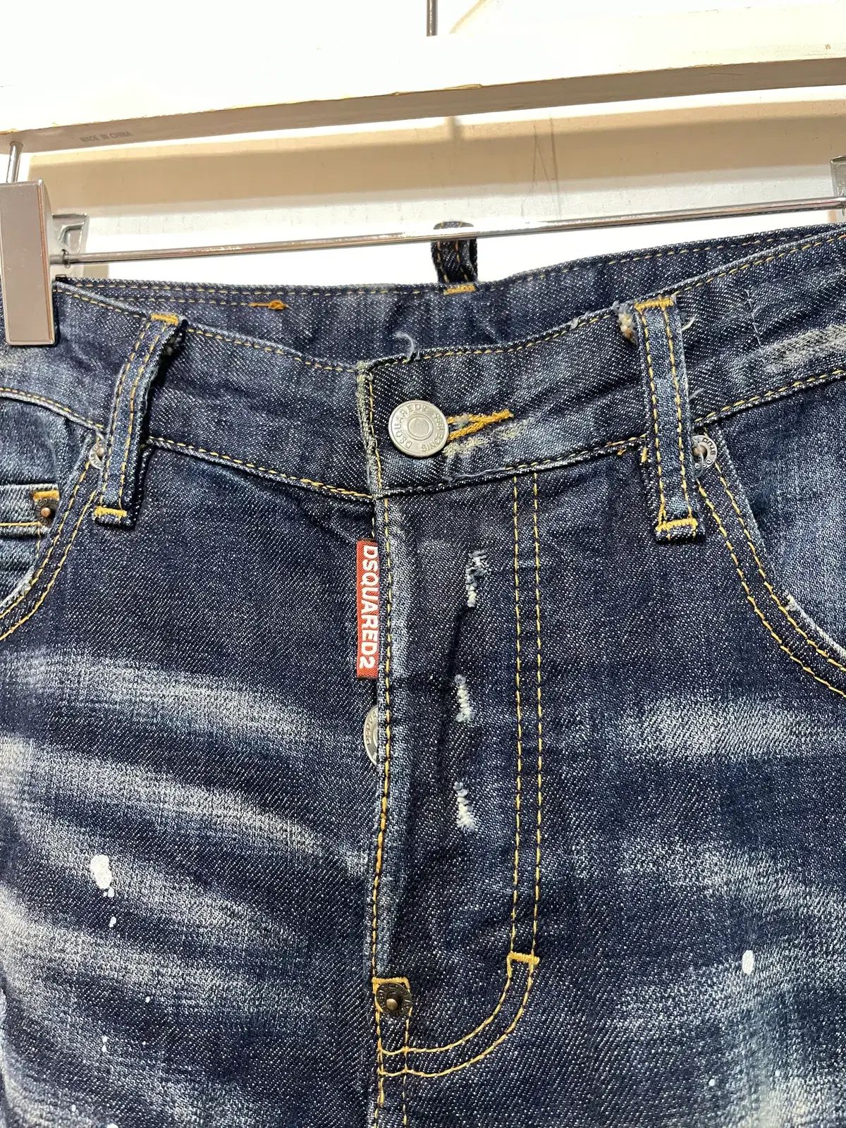 DSQUARED2 ディースクエアード Dsquared2 ダメージ デニム ボタン 