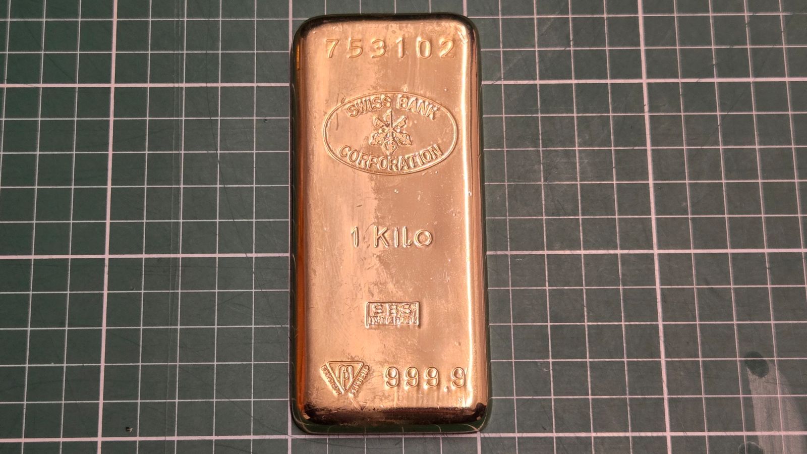 SWISS BANK 金塊 金の延べ棒 1kg イミテーション レプリカ SWISS BANK