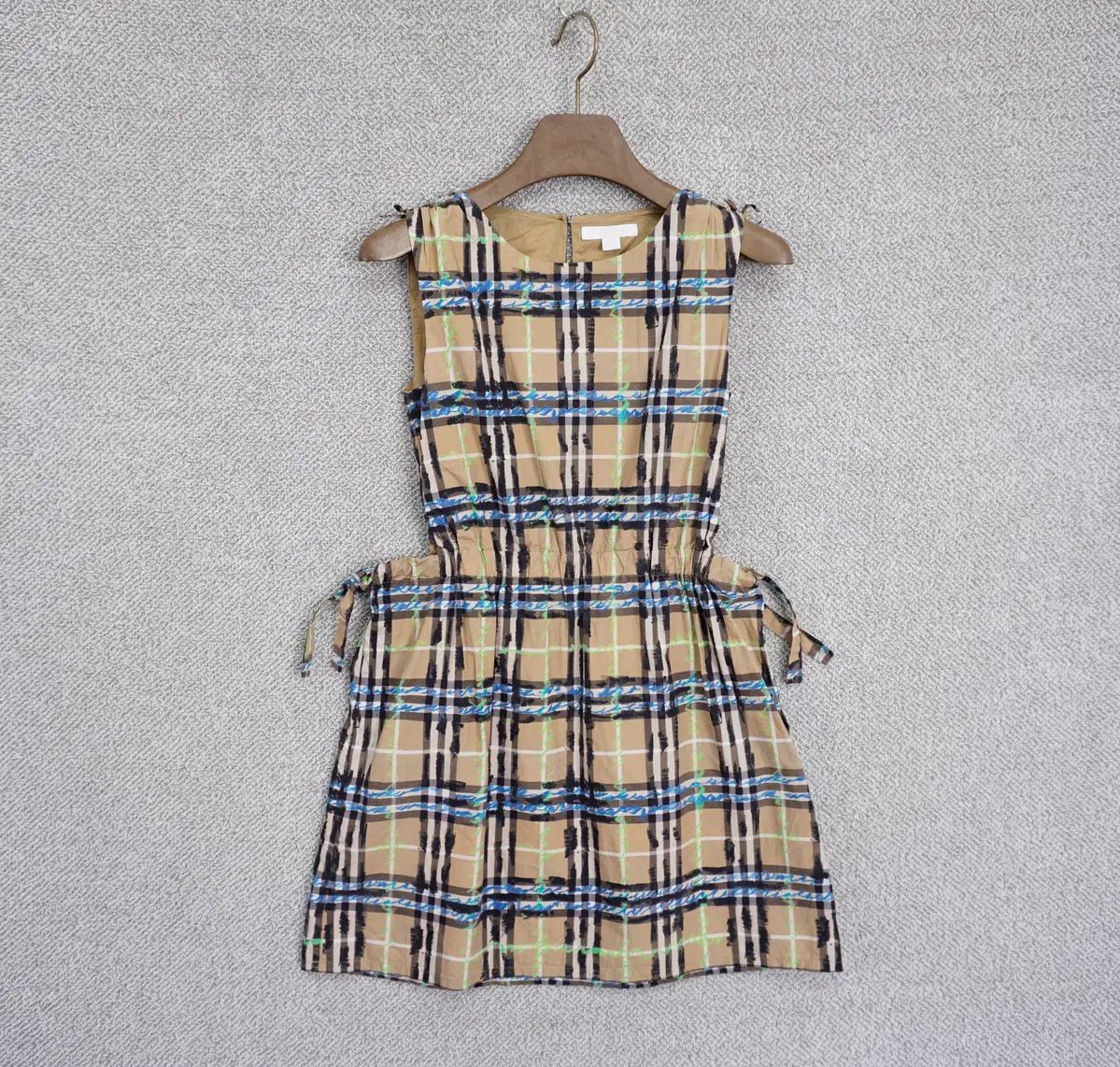 バーバリー チルドレン 正規品 チェック カットアウト スリーブレス ONE PIECE 140size