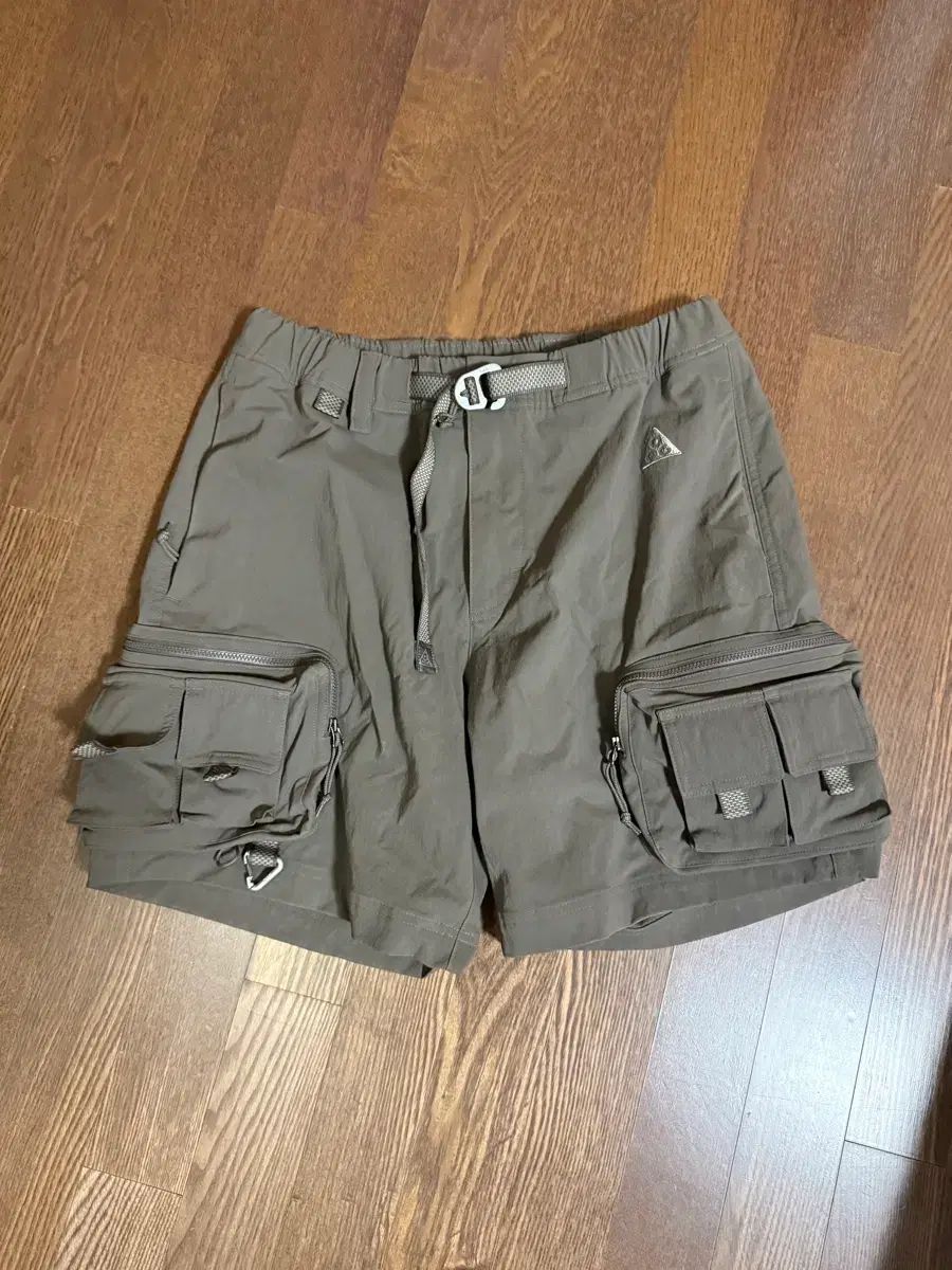 ナイキ ACG カーゴ ショーツ アイアンストーン