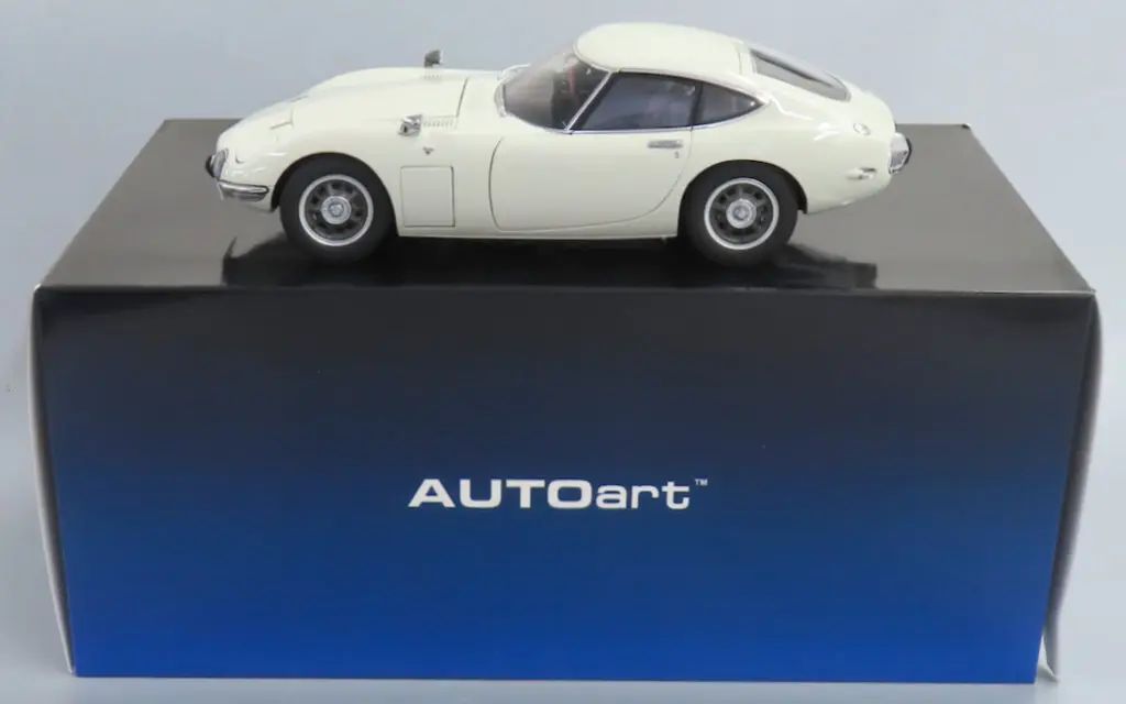 【中古】ミニカー 1/18 トヨタ 2000GT 1967(ホワイト) 「オートアート・コンポジットモデルシリーズ」 [79546]