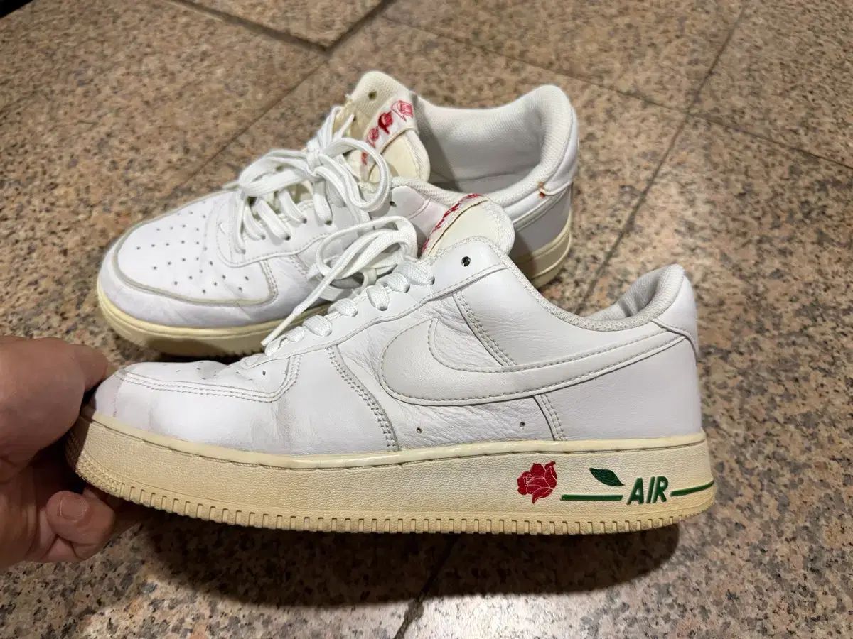 ナイキ エアフォース 1 ローズ エディション 白 NIKE スニーカー 280