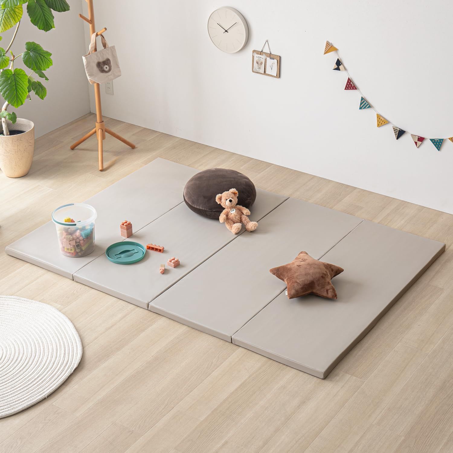 モダンデコ プレイマット 折りたたみ マット 極厚4cm のクッション性 防音マット お昼寝 PUレザー お手入れ簡単 120×160cm (グレージュ, レギュラーサイズ)ry 4d3ad2a7