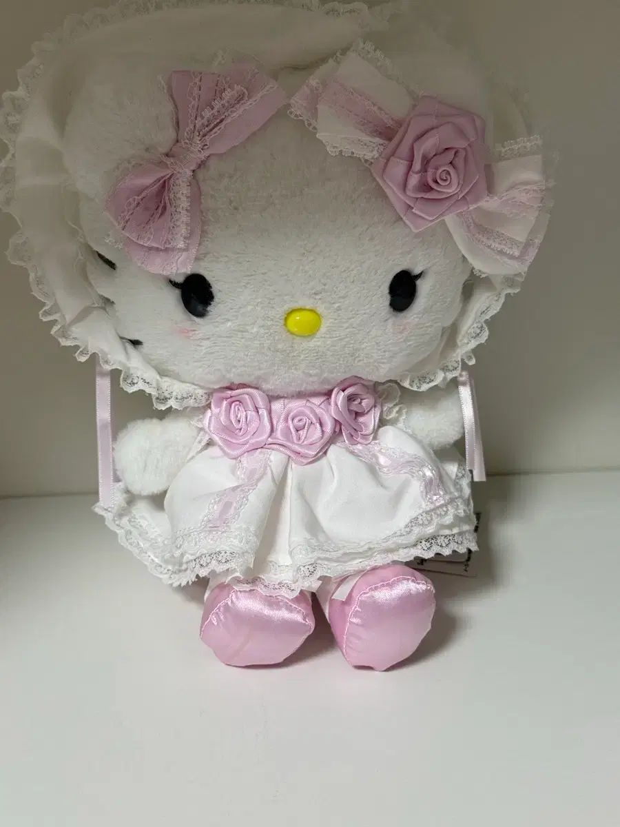 ハローキティ 白フリル ぬい