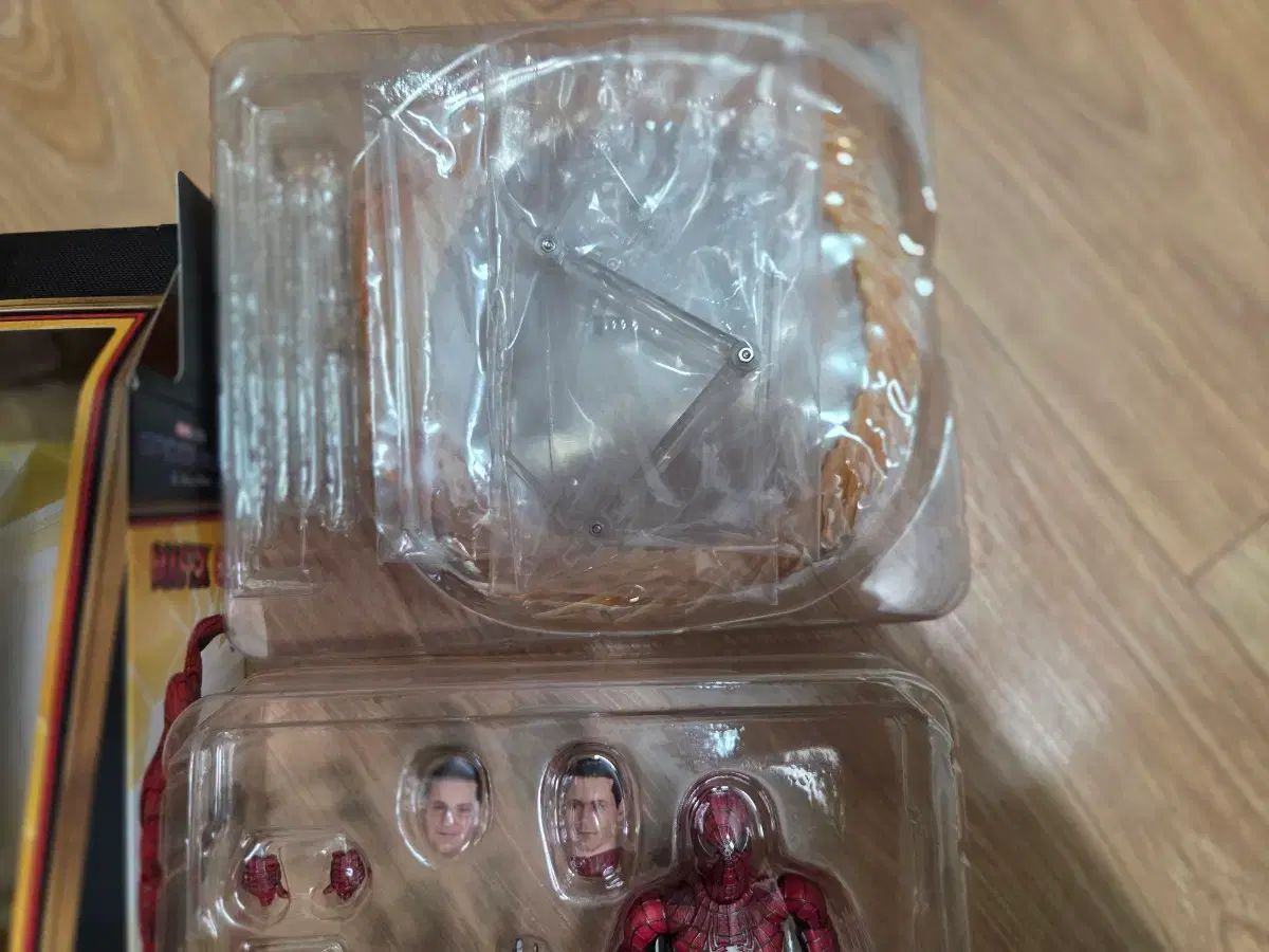 正規品 メディコムトイ MAFEX 241 アクションフィギュア 親切な隣人 スパイダーマン 正規品 メディコムトイ MAFEX 241 アクションフィギュア 親切な隣人 スパイダーマン