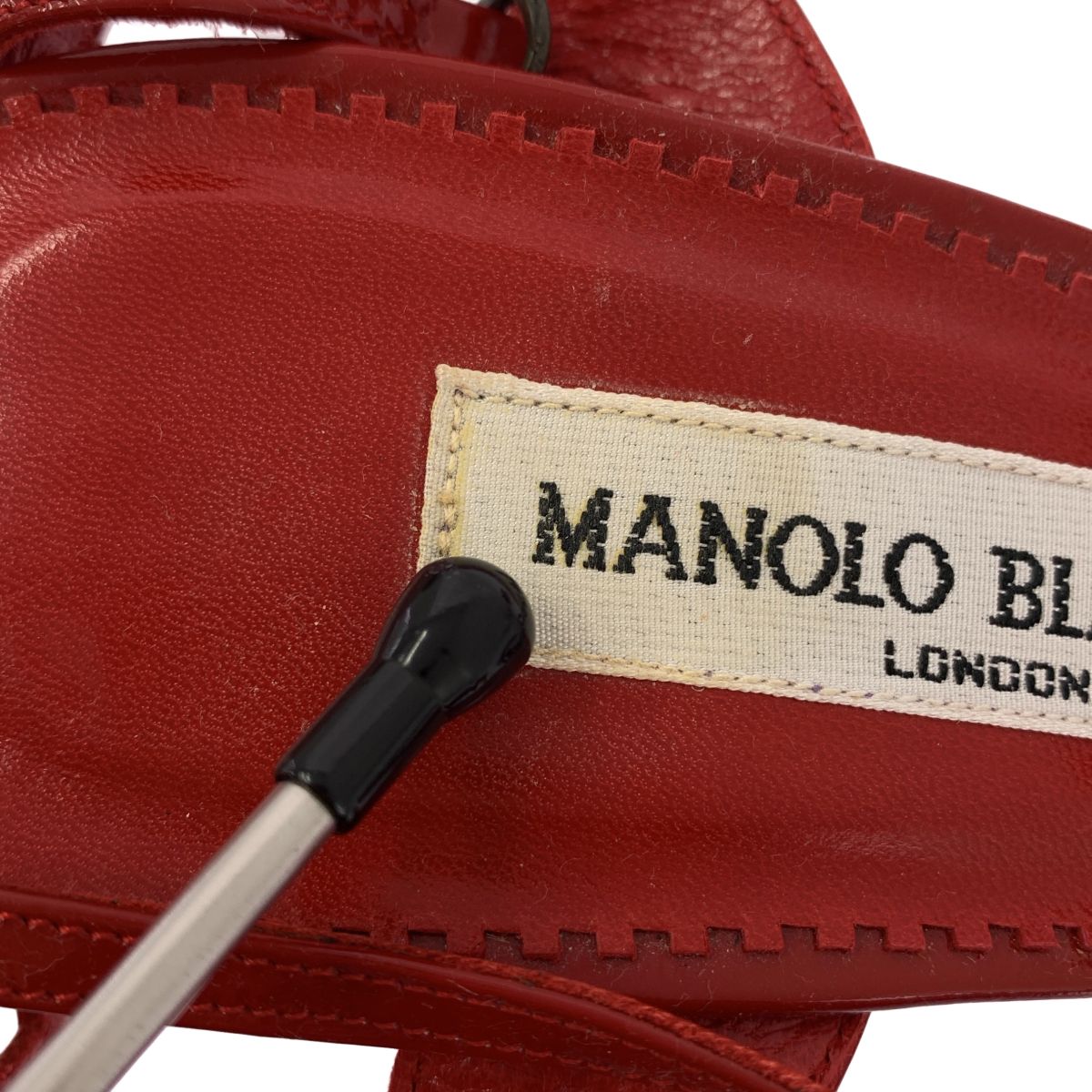 MANOLO BLAHNIK / マノロブラニク | パテントレザー ストラップ 