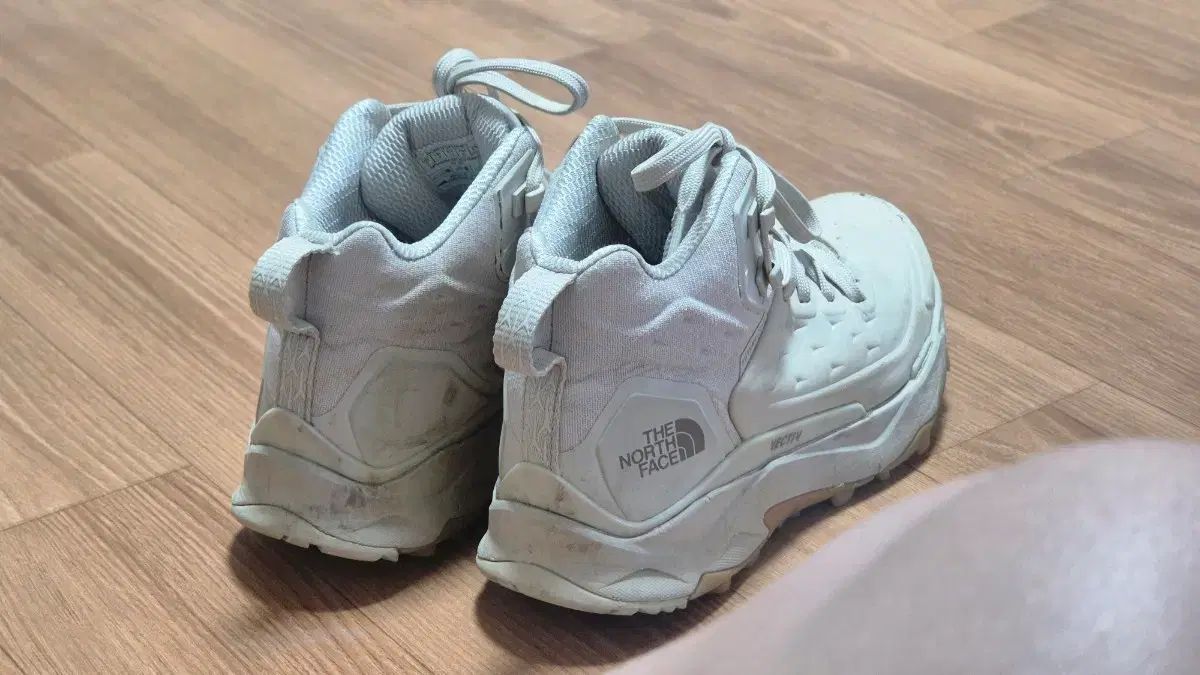 THE NORTH FACE ベクティブ エクスプロリング - 230 Size