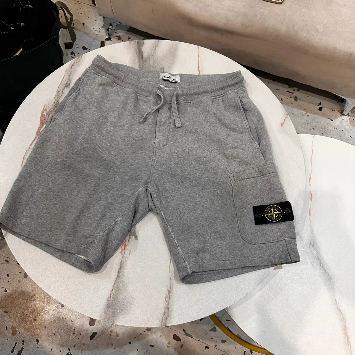 ストーンアイランド　グレー　ハーフパンツ　741564651 スウェット　XL STONE ISLAND ストーンアイランド ハーフパンツ xl グレー - メルカリ