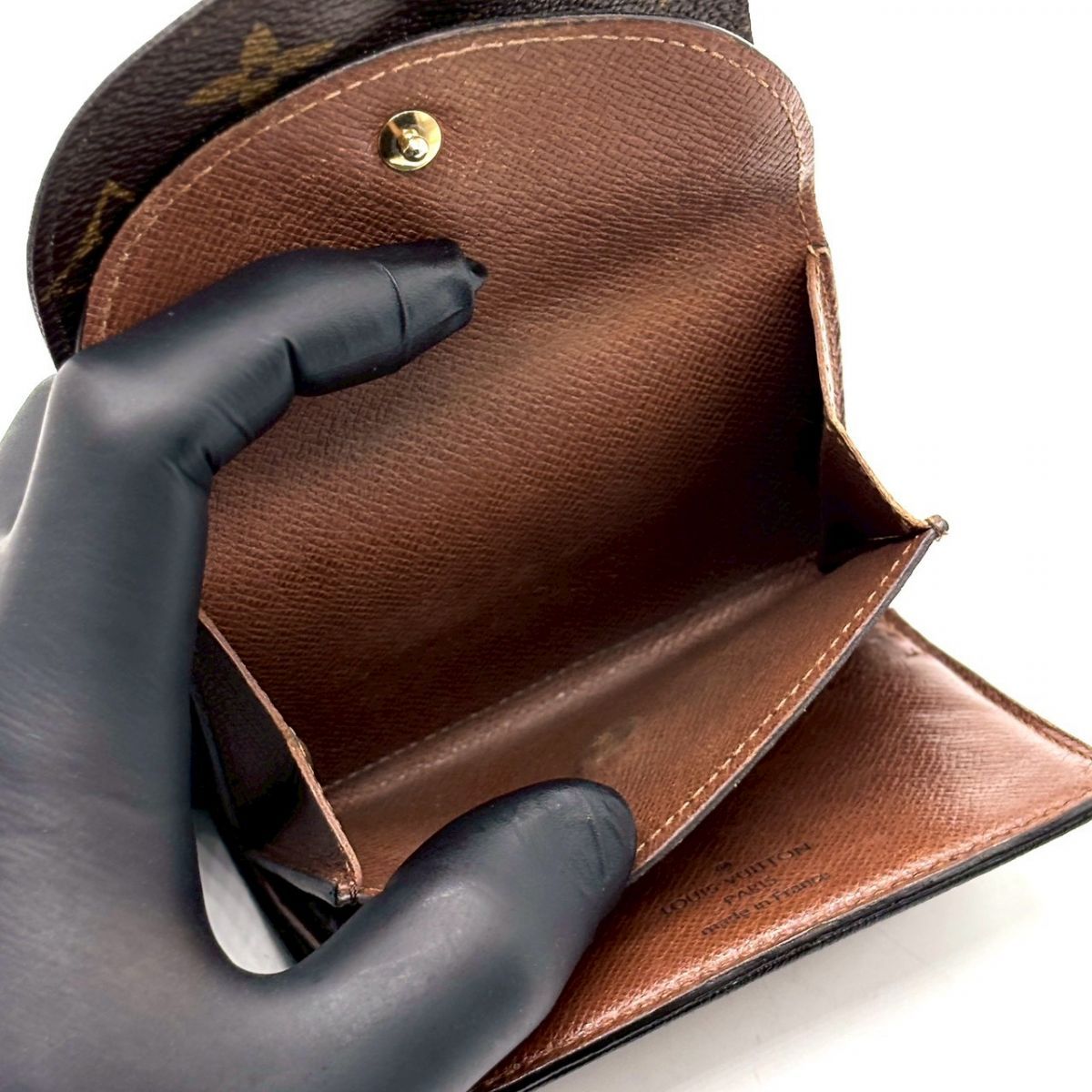 小さく整え、品よく持つ】 LOUIS VUITTON ポルトフォイユ・エレーヌ