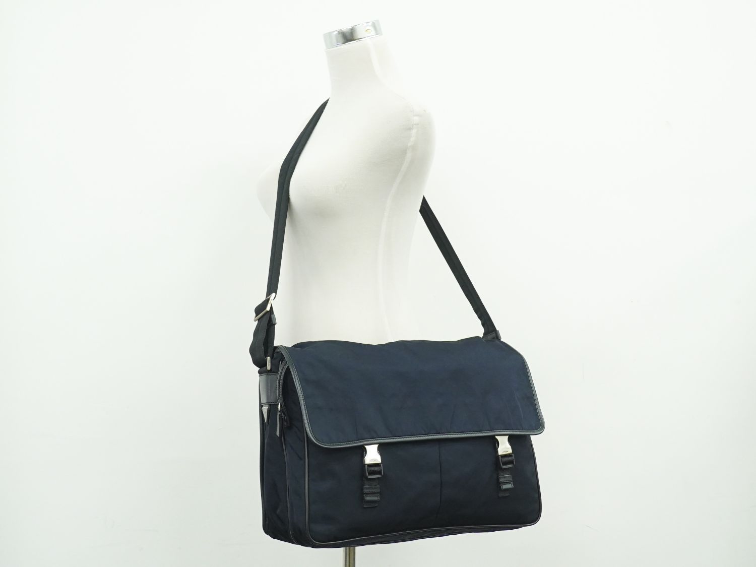本物 プラダ PRADA ナイロン メッセンジャーバッグ ショルダーバッグ