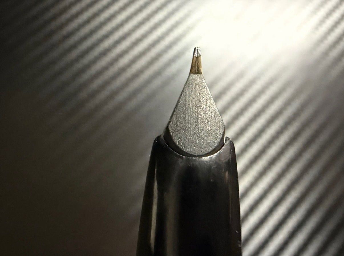 美品 モンブラン 吸入式 No.22 F 細字 万年筆 ブラック 美品 モンブラン montblanc 吸入式 No.22 F 細字 万年筆 ブラック