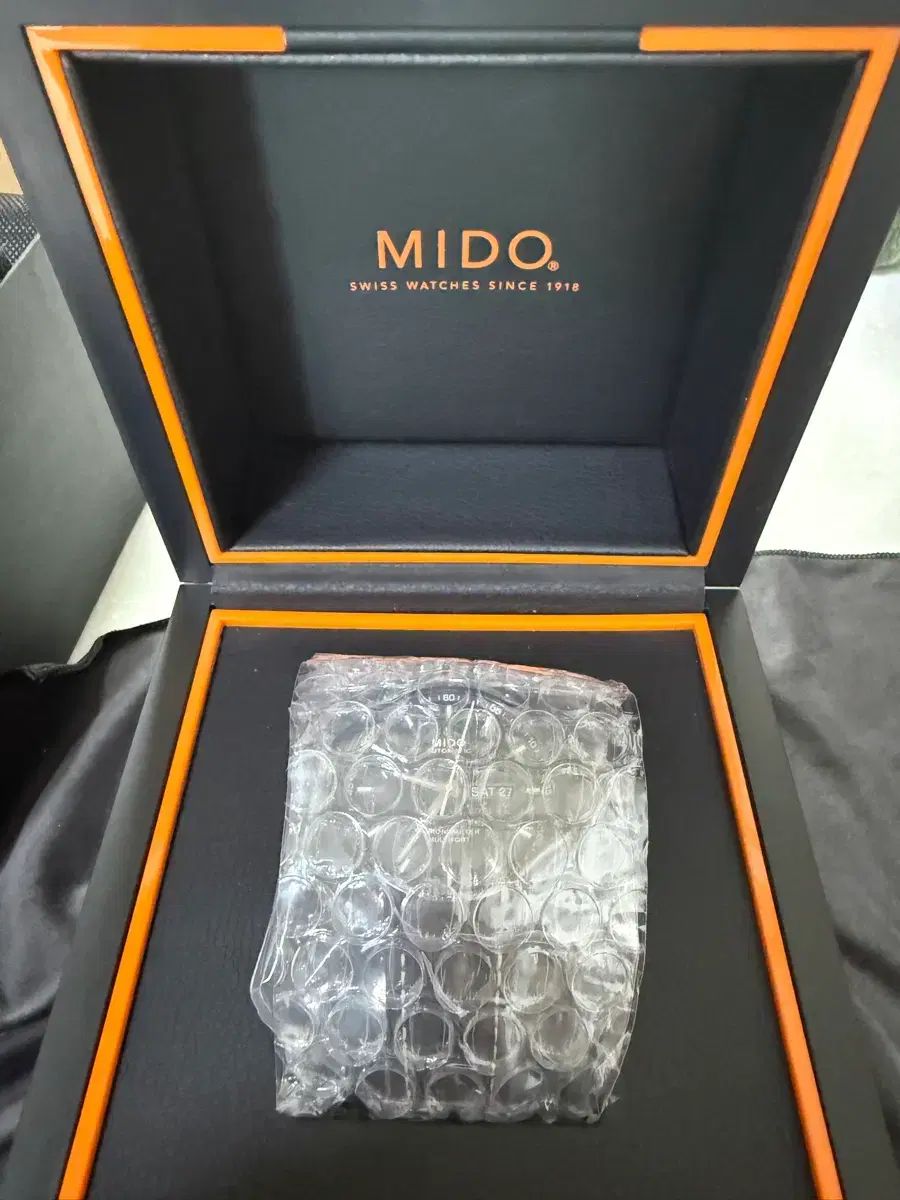 ミドー マルチポート クロノメーター1 オールブラック メンズ時計 新品