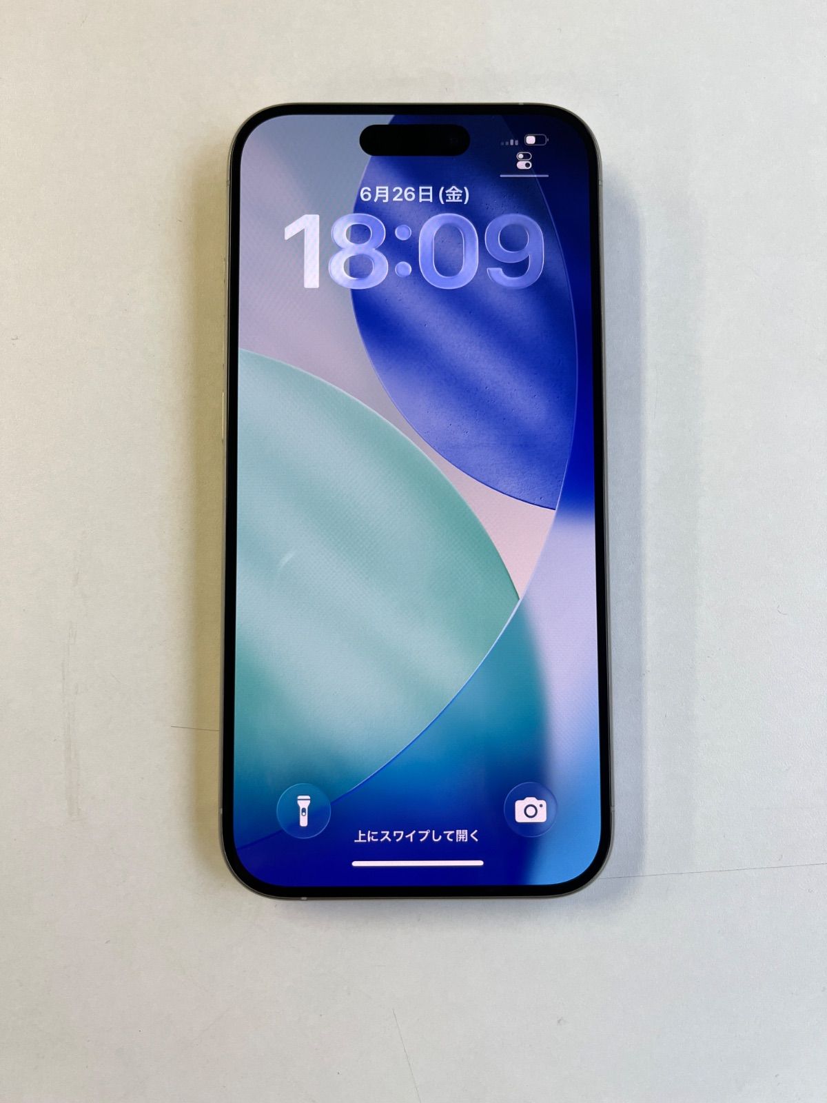 美品 iPhone 15 Pro 128GB ホワイトチタニウム - メルカリ