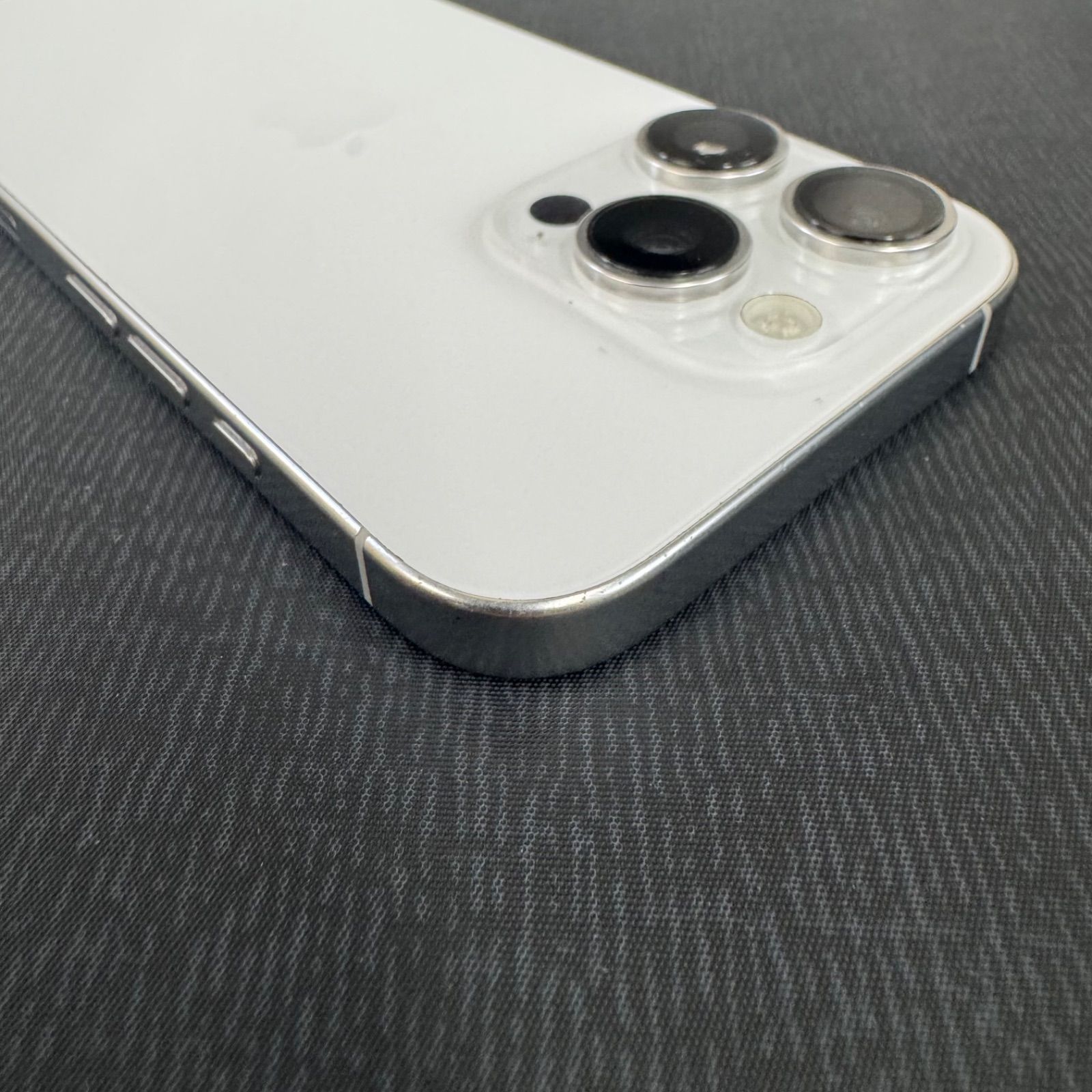 iPhone 16 Pro 128GB ホワイト SIMフリー - メルカリ