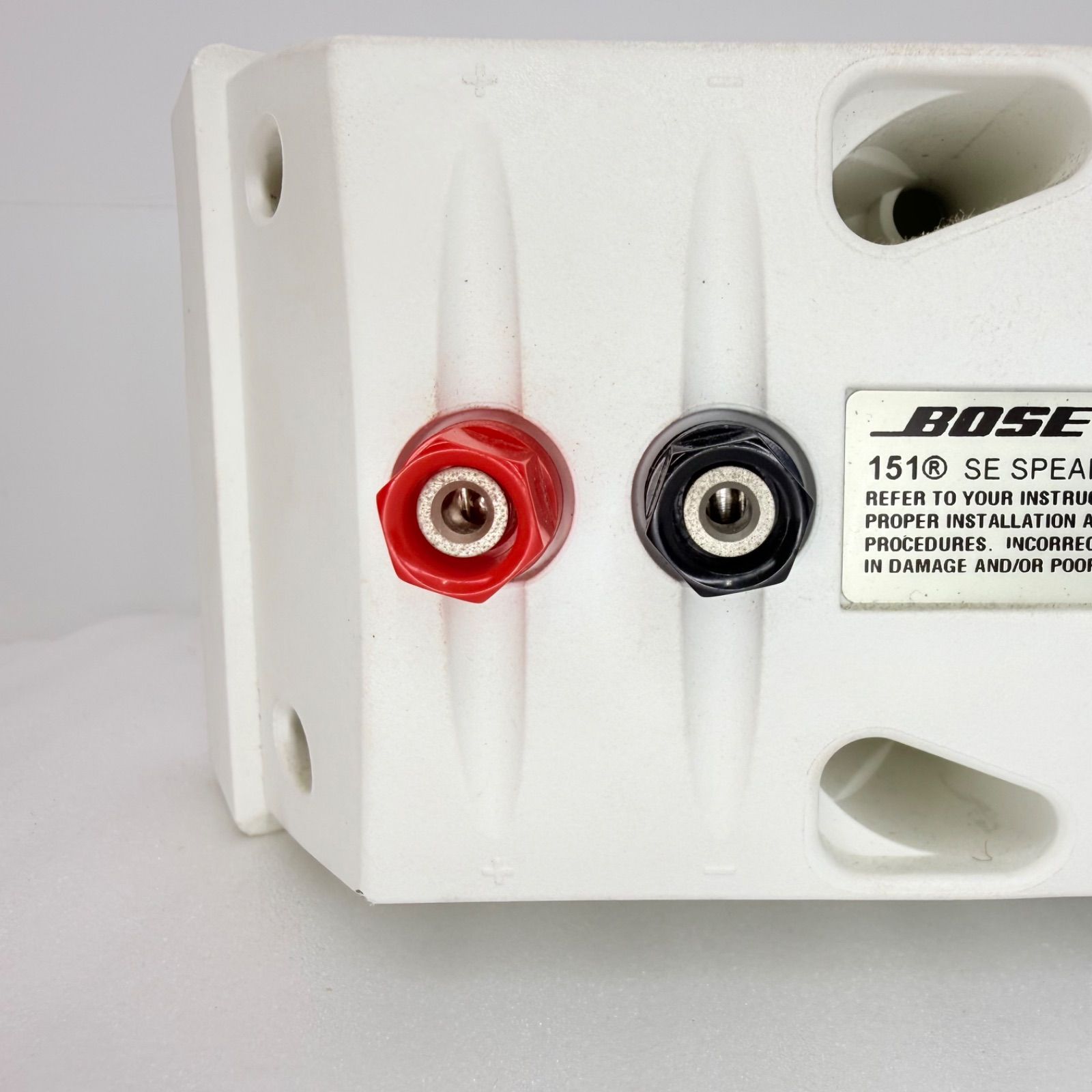 BOSE 151SE ペアスピーカー2個セット ブラケット 動作品】BOSE 151 SE スピーカーシステム ホワイト ペア 2個セット D-2