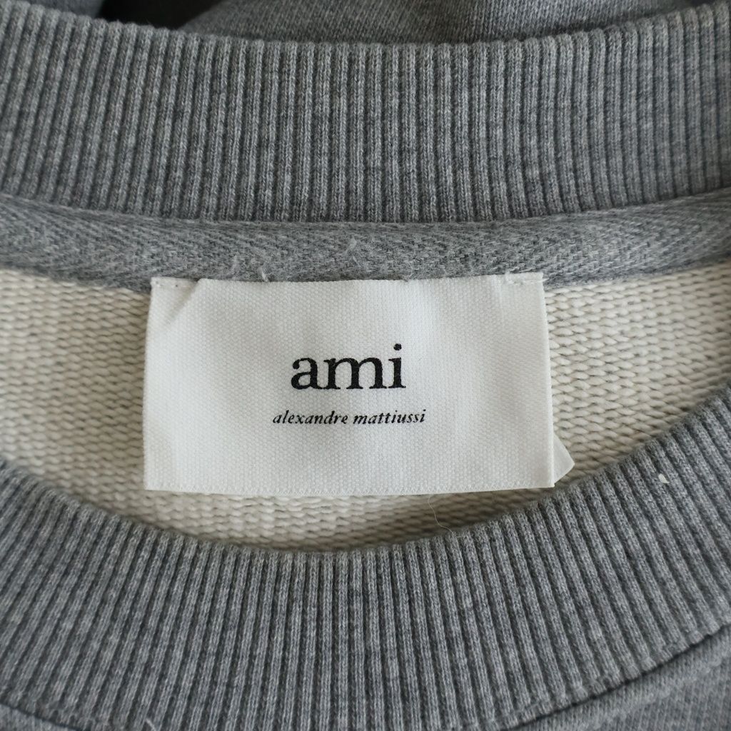 AMI Alexandre Mattiussi アミアレクサンドルマテュッシ Sweatshirt カレッジロゴ クルーネックスウェットトレーナー グレー USW010.747 USW010.747 AMI Alexandre Mattiussi (アミアレクサンドルマテュッシ) Sweatshirt