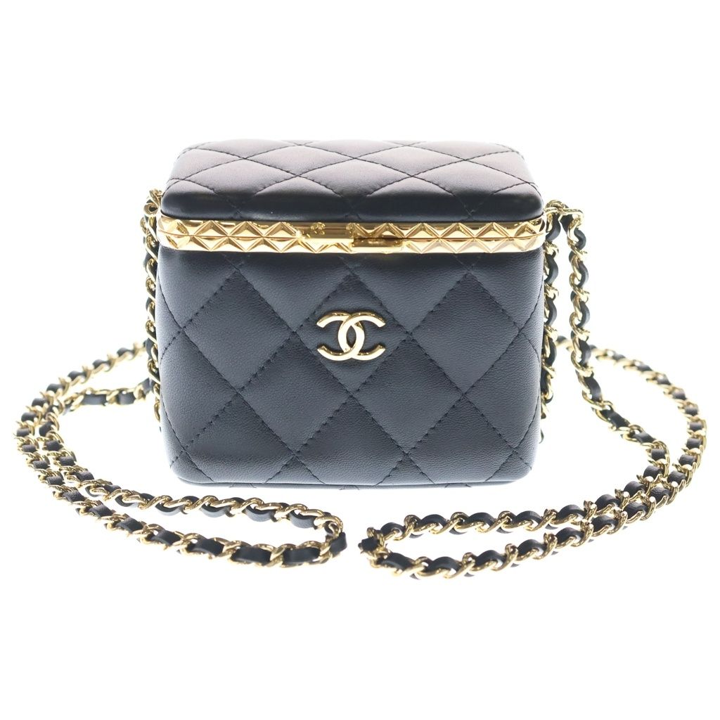 シャネル　チェーンミニバニティバッグ　ラムスキン CHANEL (シャネル) マトラッセ ミニ バニティ チェーンショルダー
